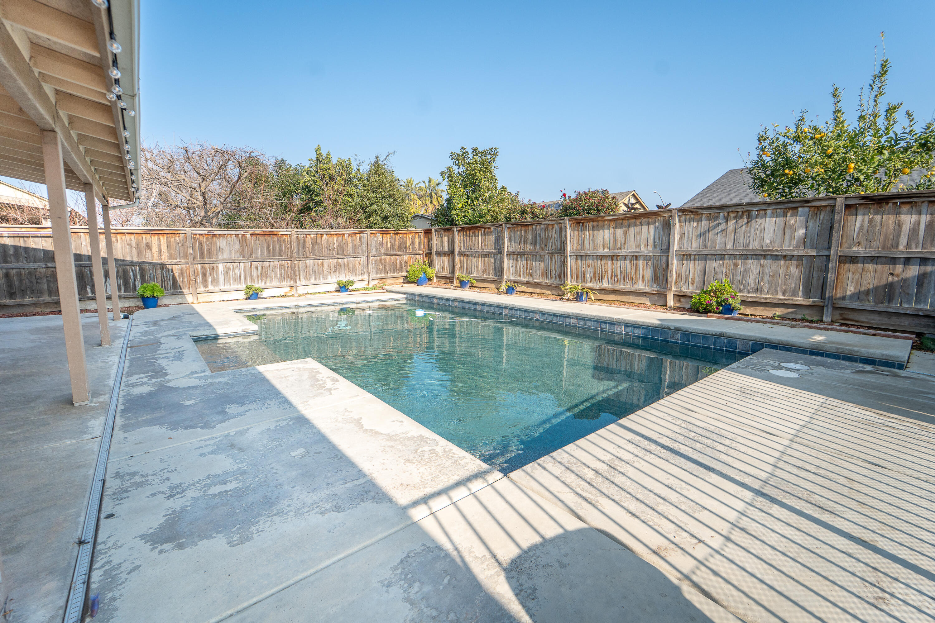 900 Heather Ave, Dinuba, CA 93618