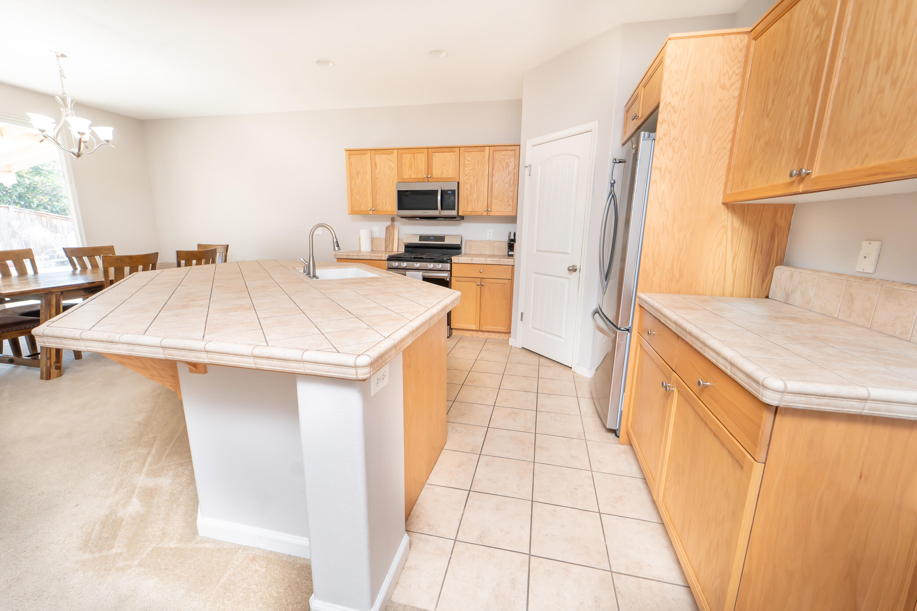 900 Heather Ave, Dinuba, CA 93618