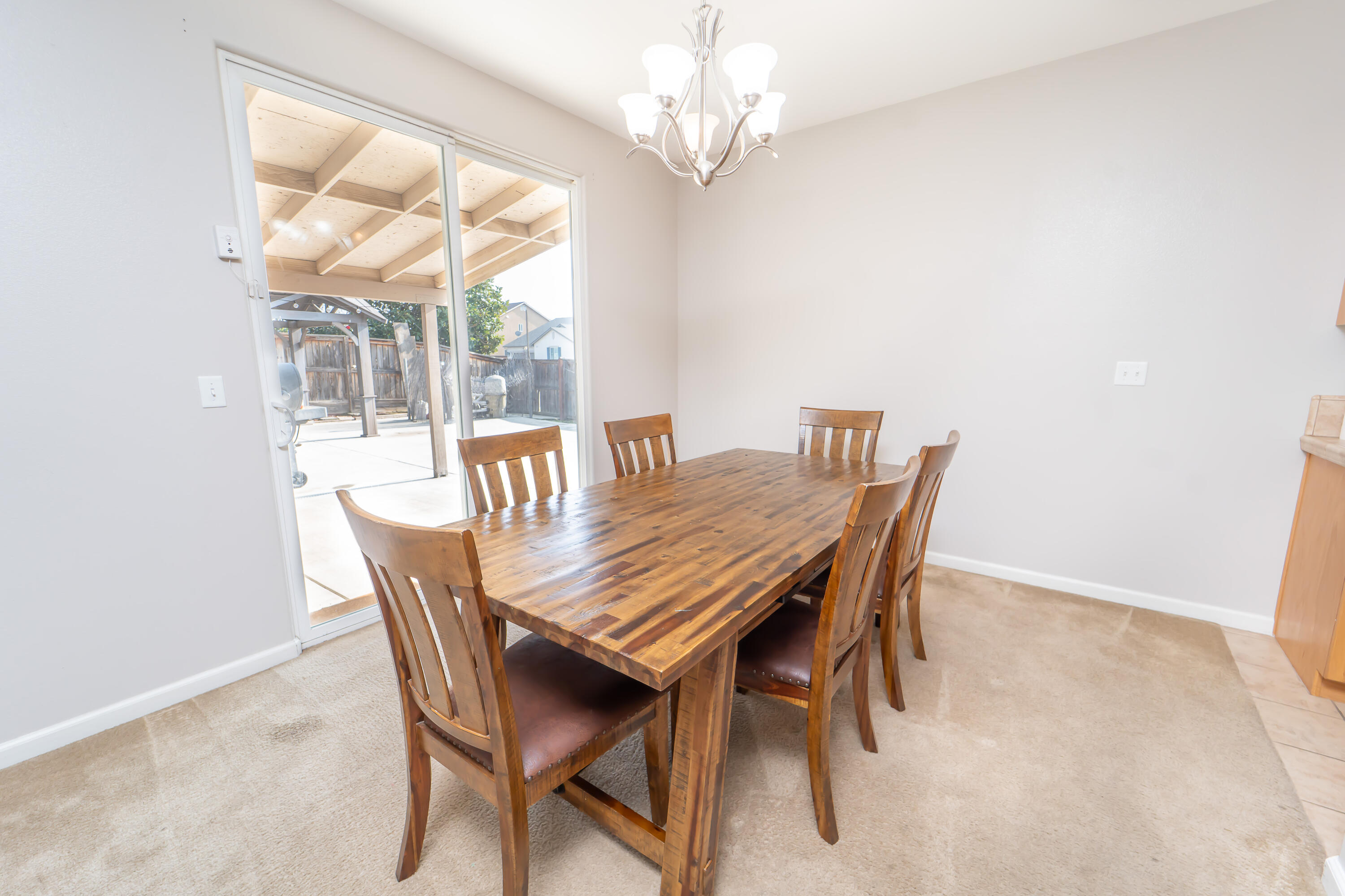 900 Heather Ave, Dinuba, CA 93618