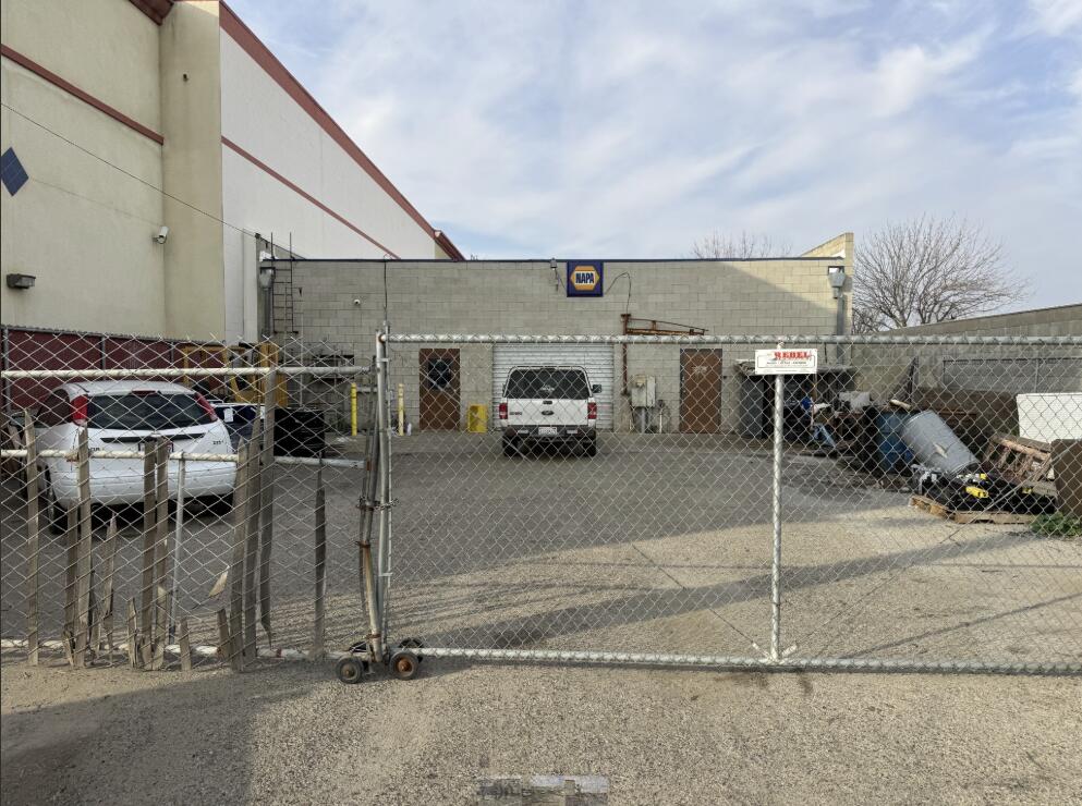 133 E St, Lemoore, CA 93245