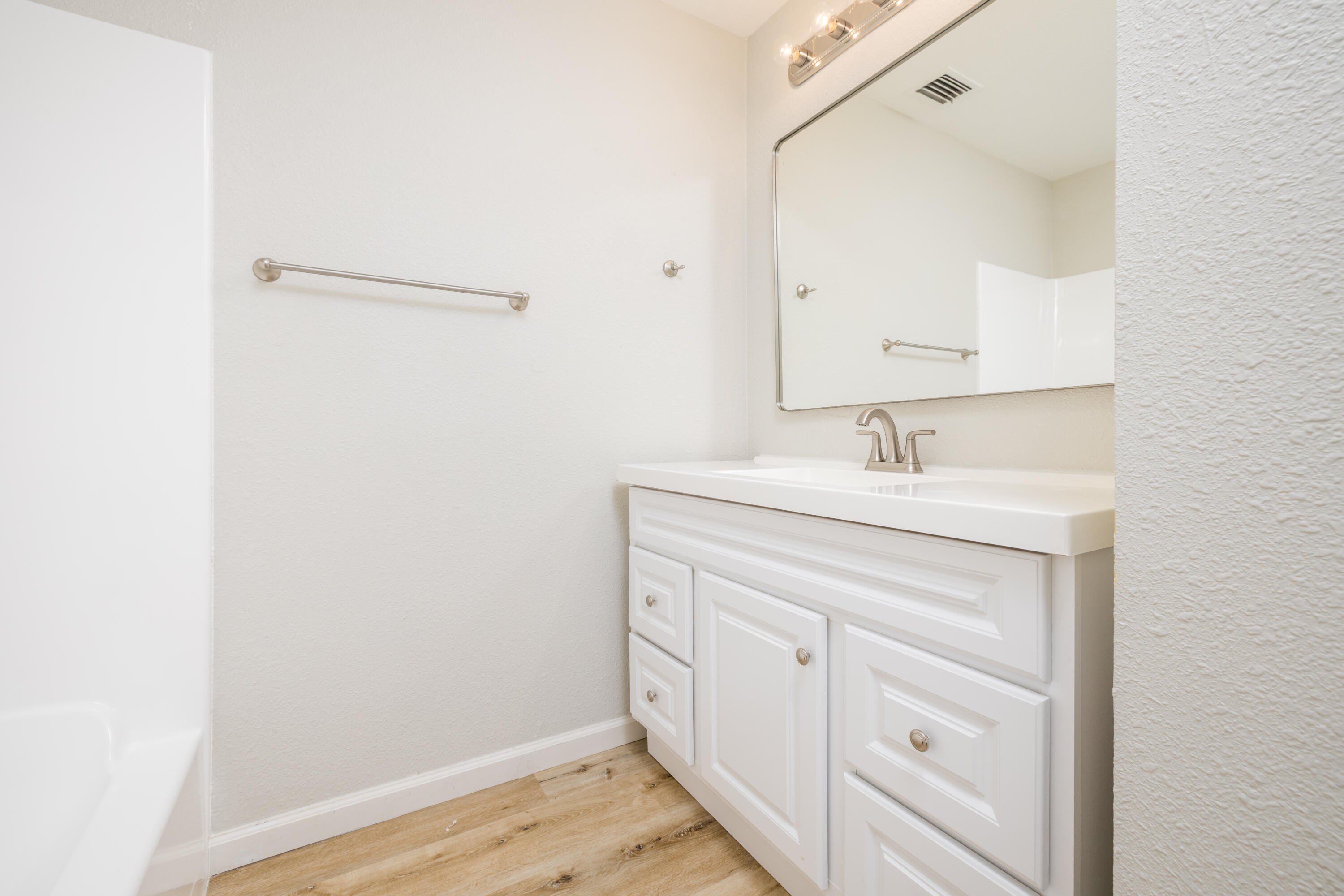 5473 W Santa Ana Ave, Fresno, CA 93722