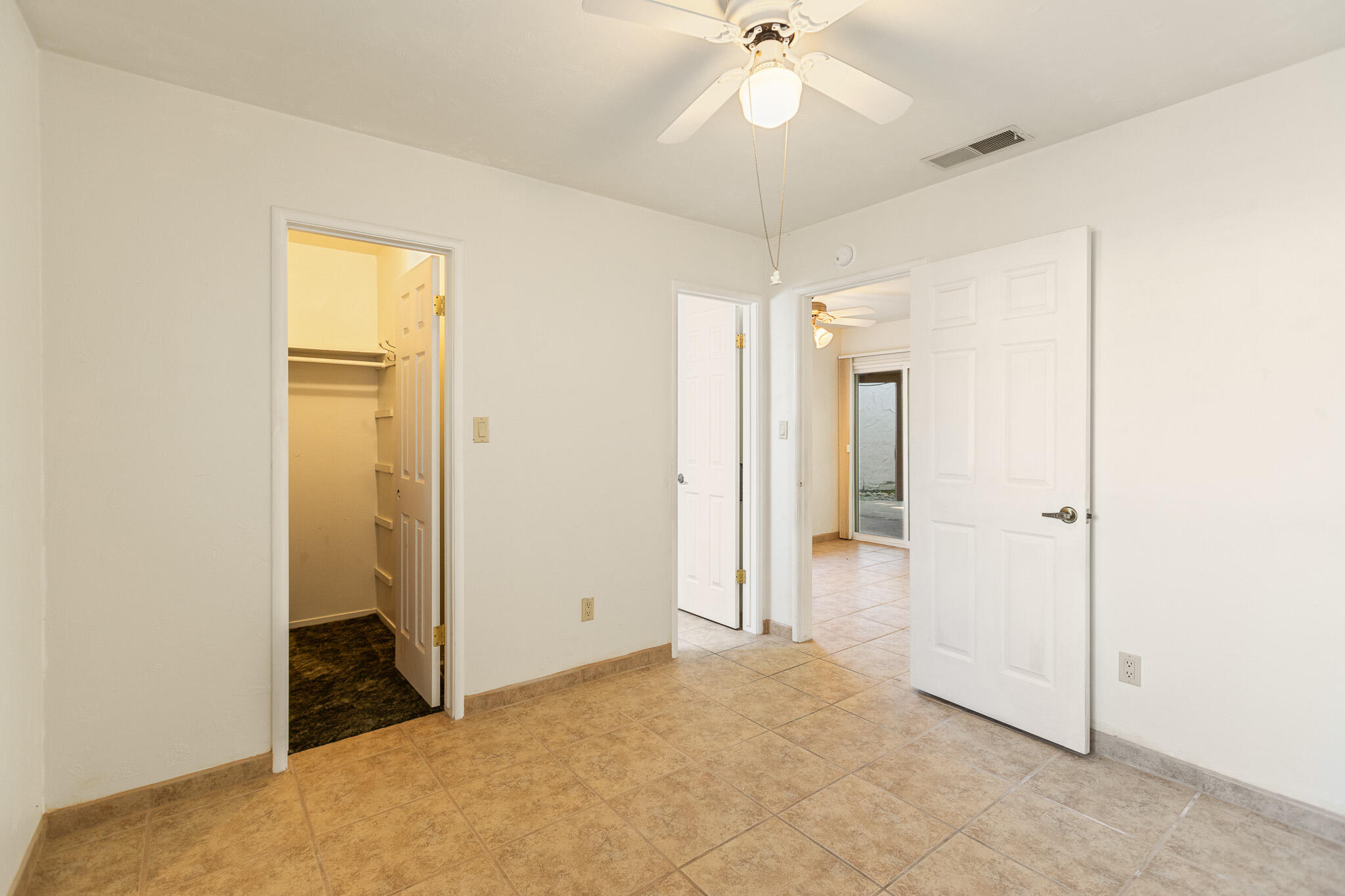 637 Village Green St, Porterville, CA 93257