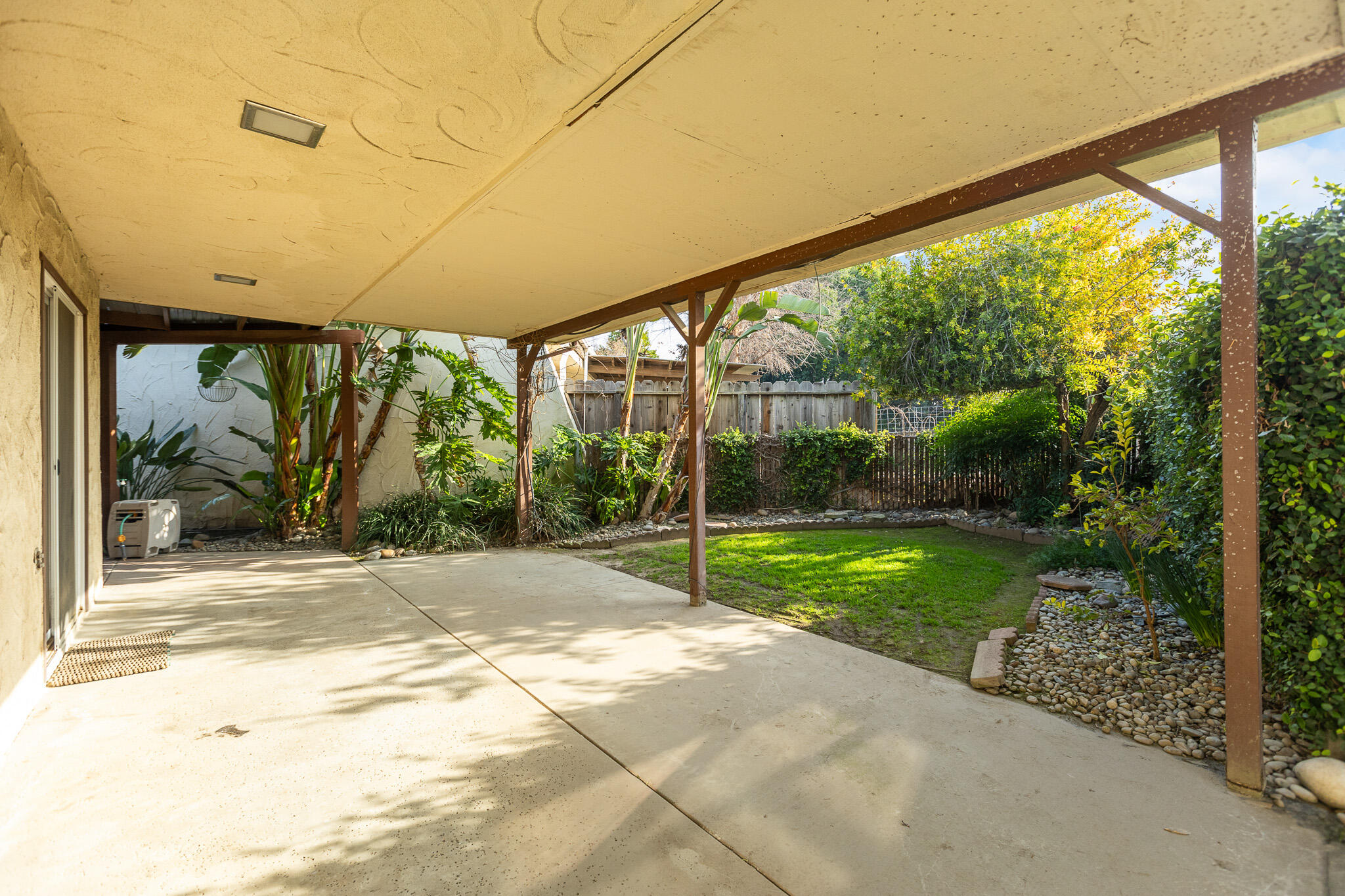 637 Village Green St, Porterville, CA 93257