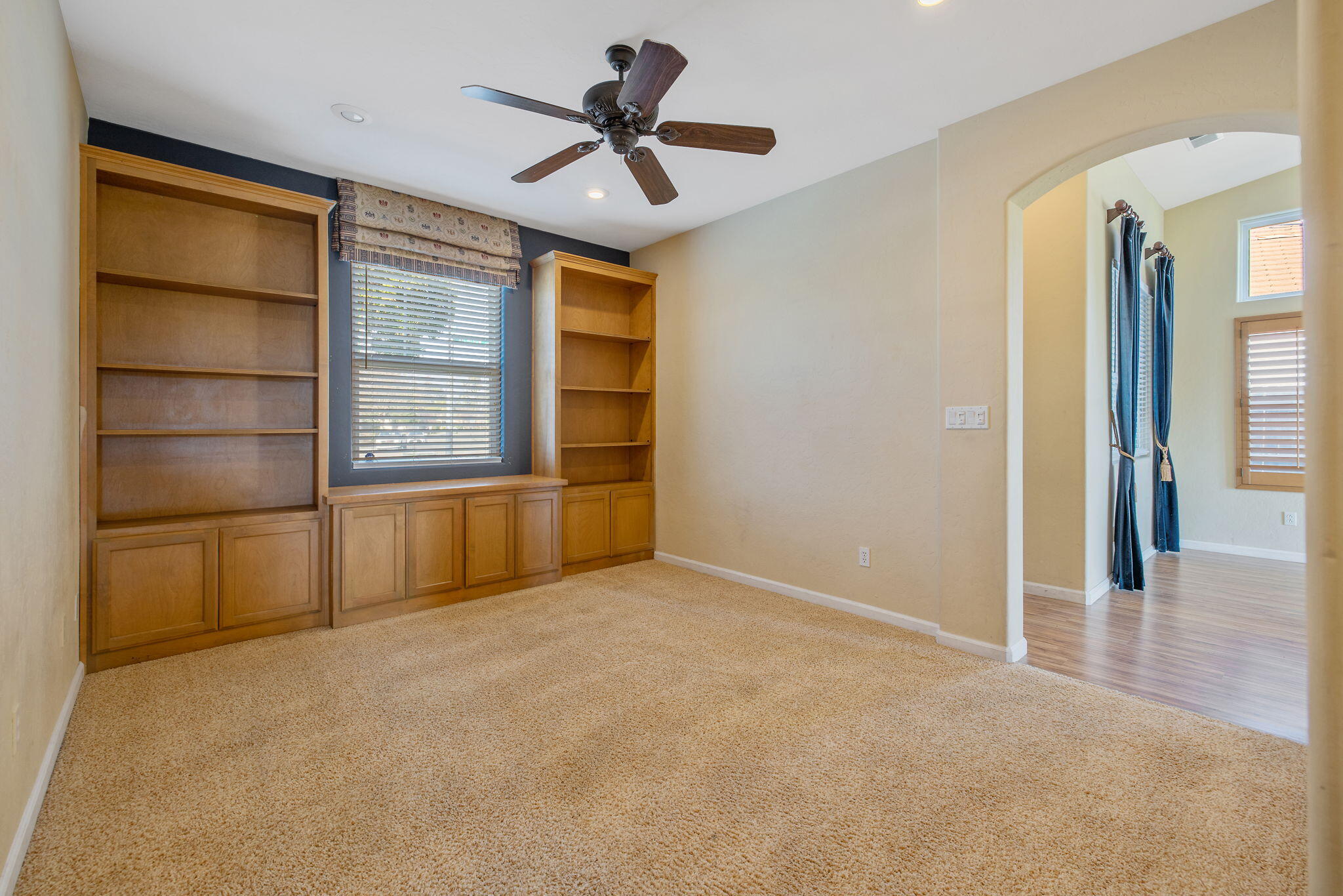 5586 E Atchison St, Fresno, CA 93727