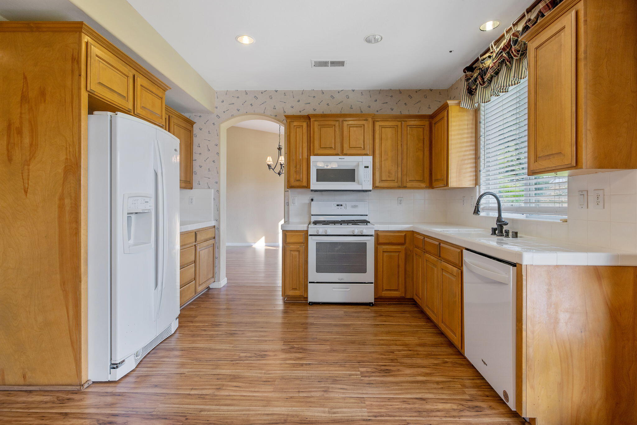 5586 E Atchison St, Fresno, CA 93727