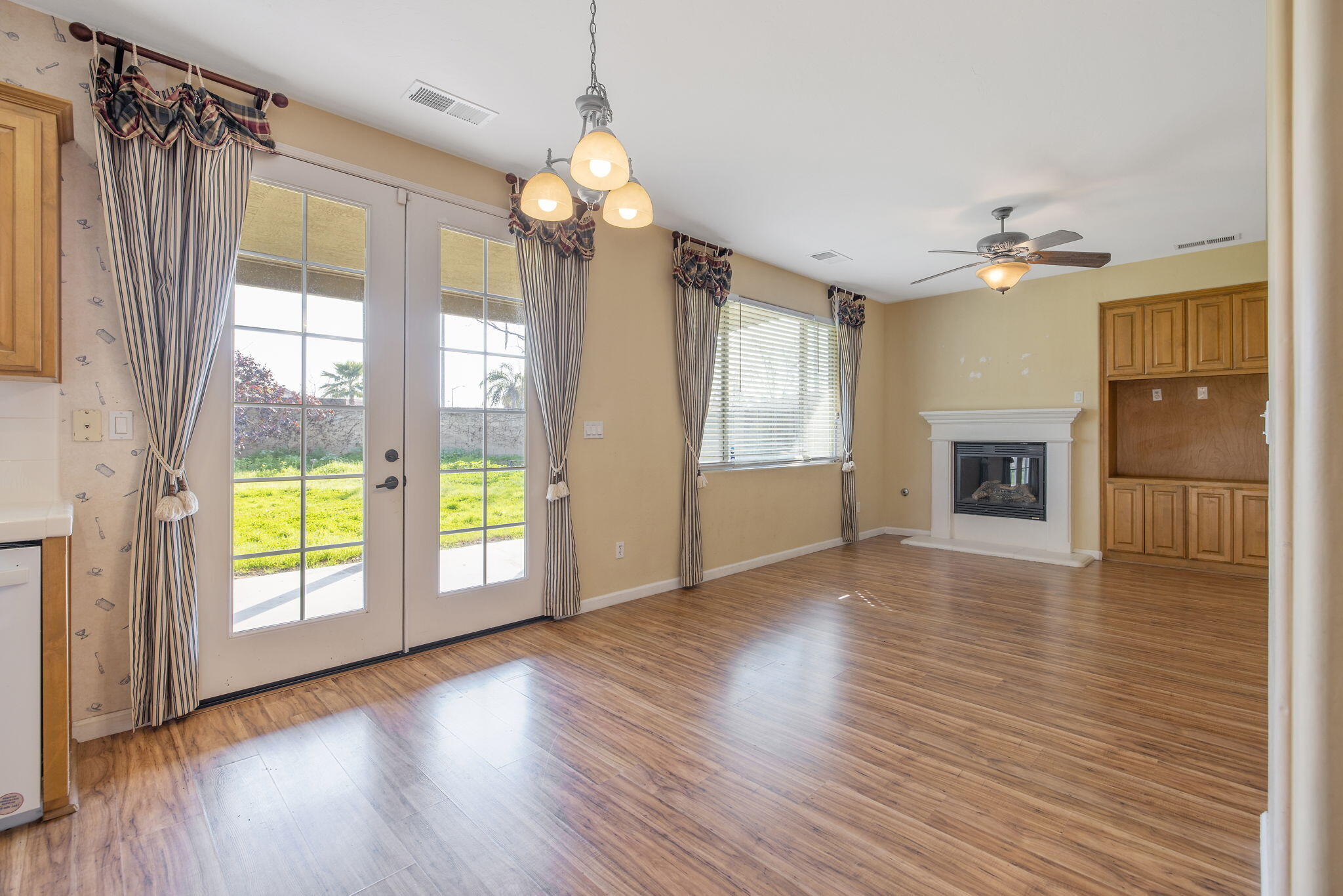 5586 E Atchison St, Fresno, CA 93727