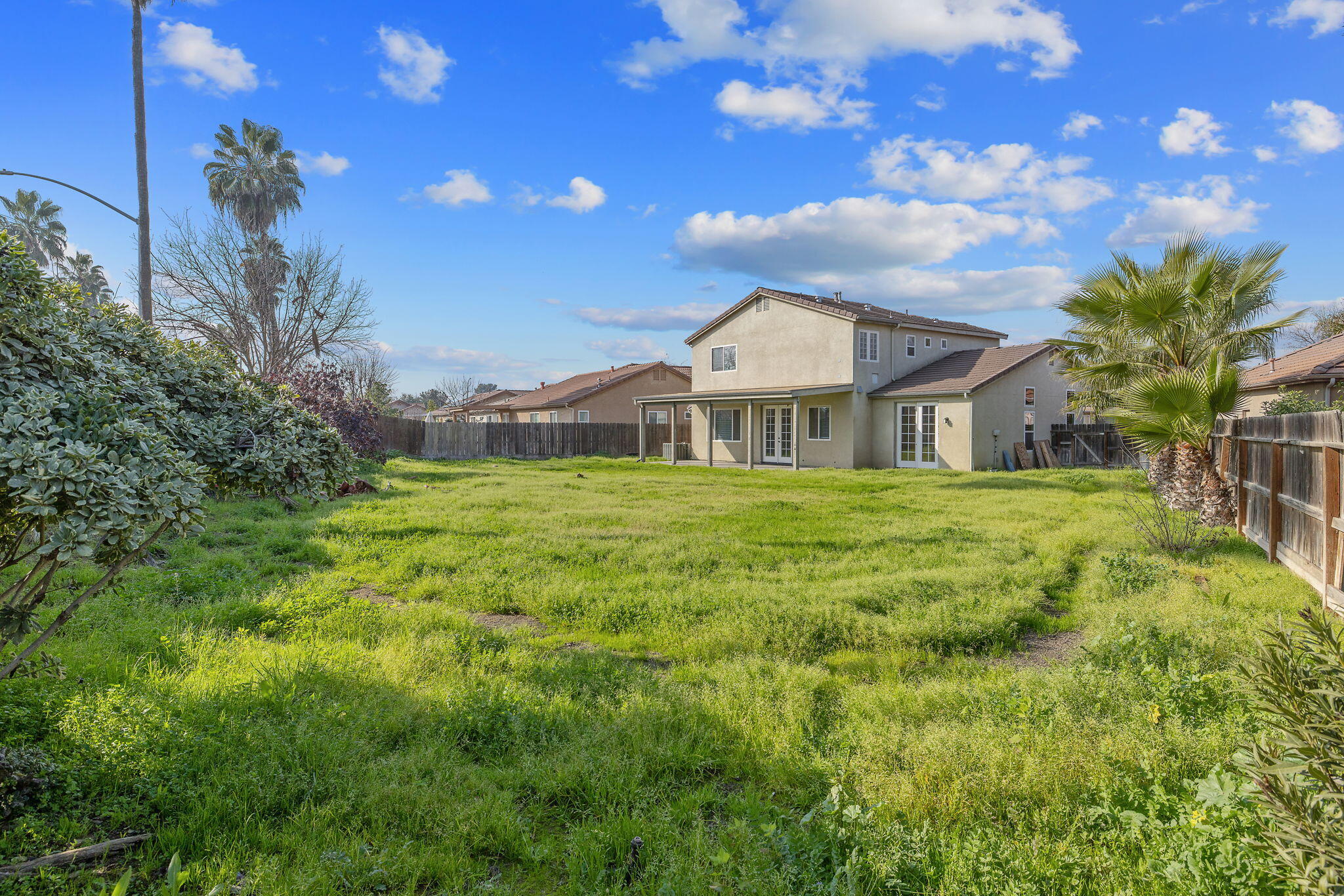 5586 E Atchison St, Fresno, CA 93727