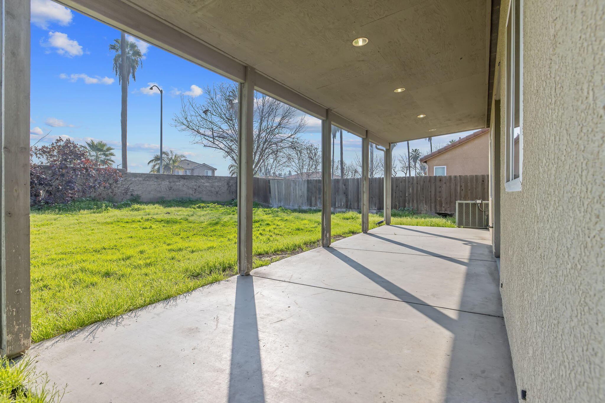 5586 E Atchison St, Fresno, CA 93727