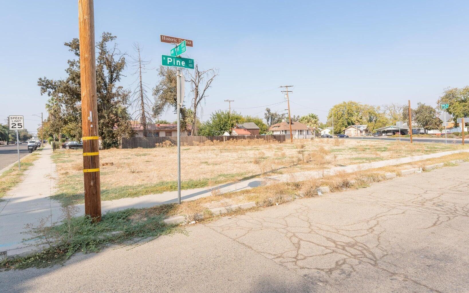 200 NW 1st Ave, Visalia, CA 93291