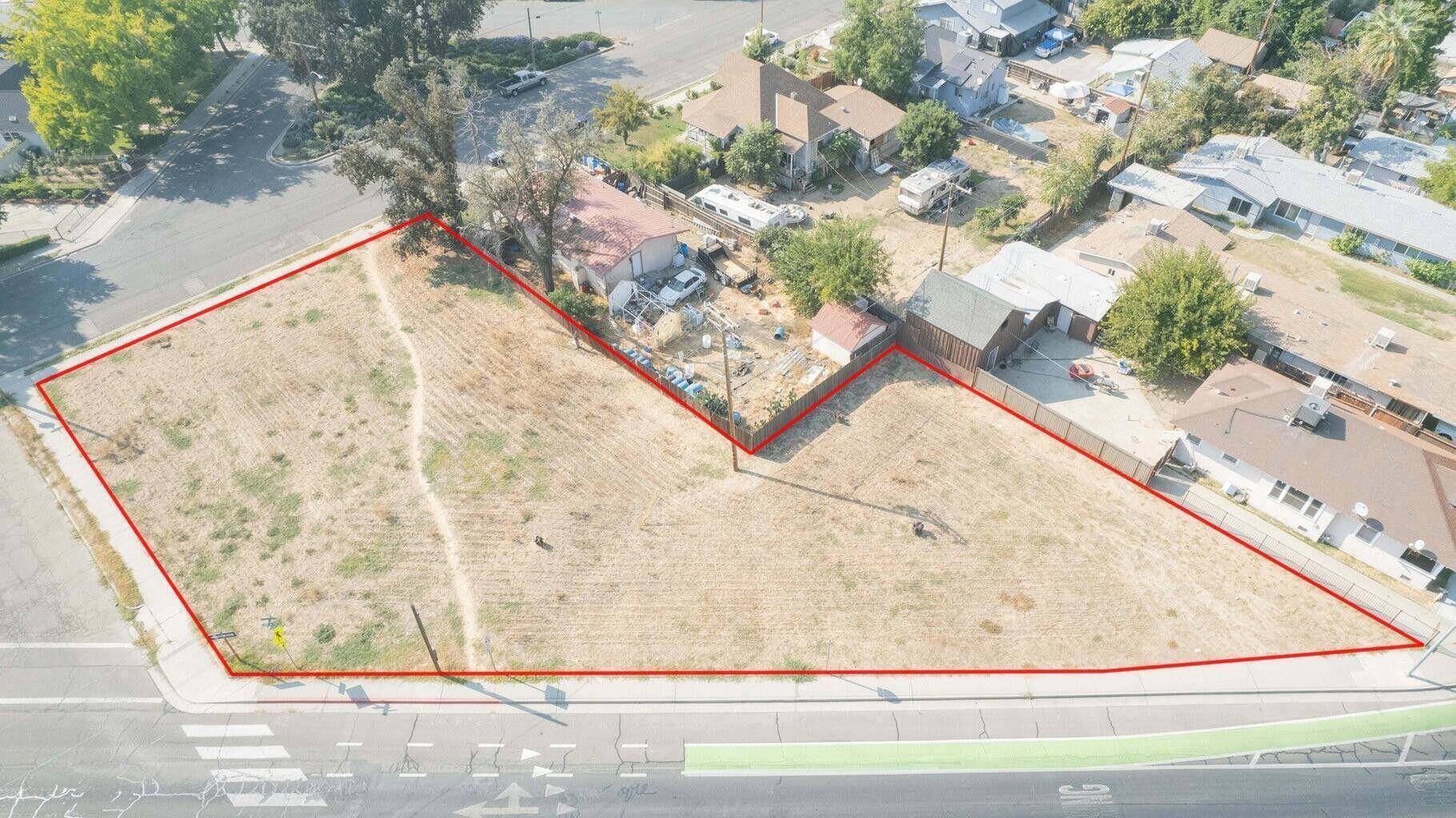 200 NW 1st Ave, Visalia, CA 93291