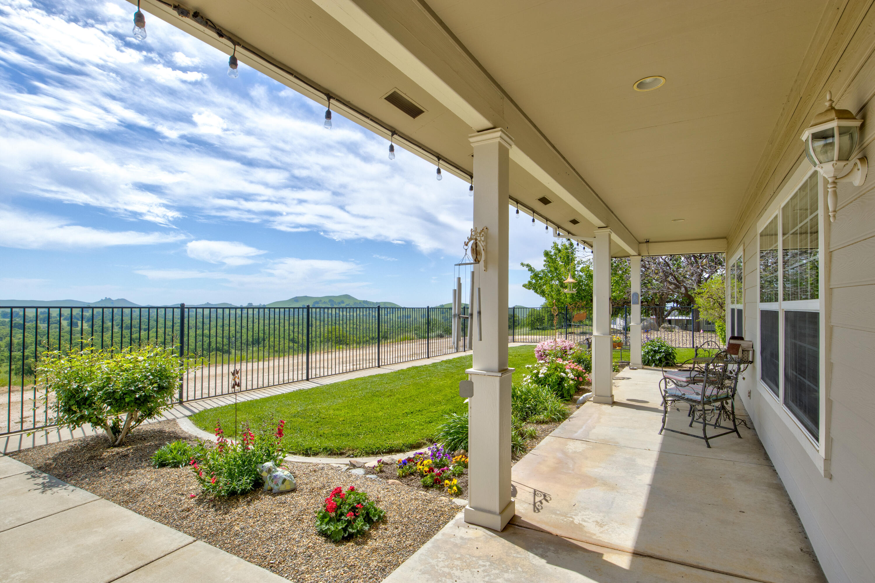 1985 White Rock Rd, Le Grand, CA 95333