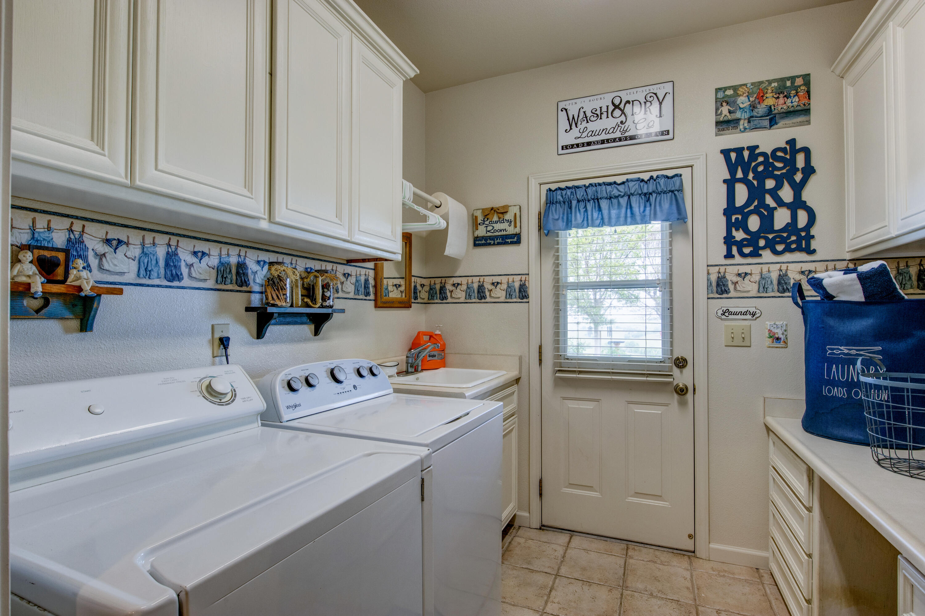 1985 White Rock Rd, Le Grand, CA 95333