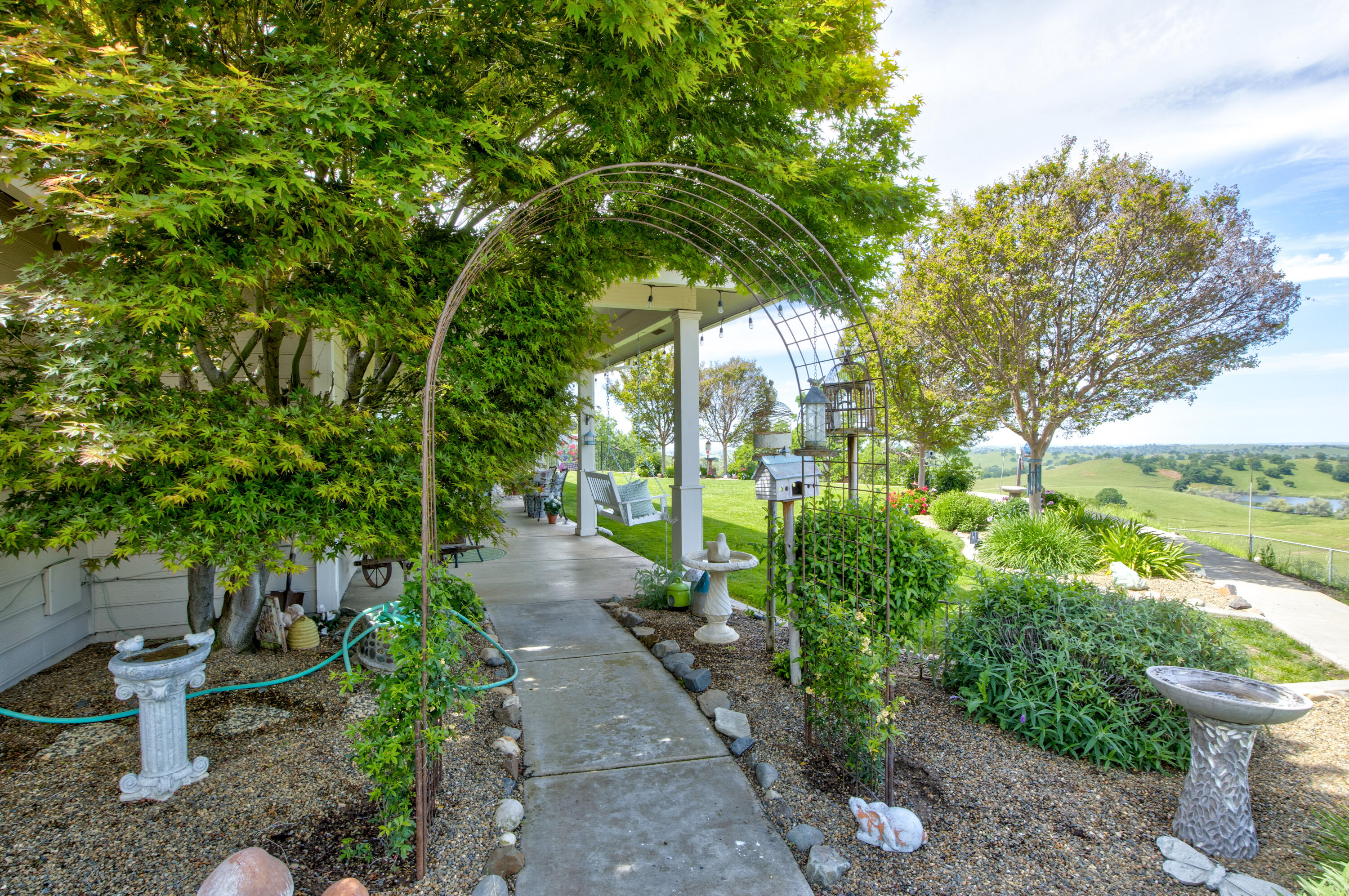 1985 White Rock Rd, Le Grand, CA 95333