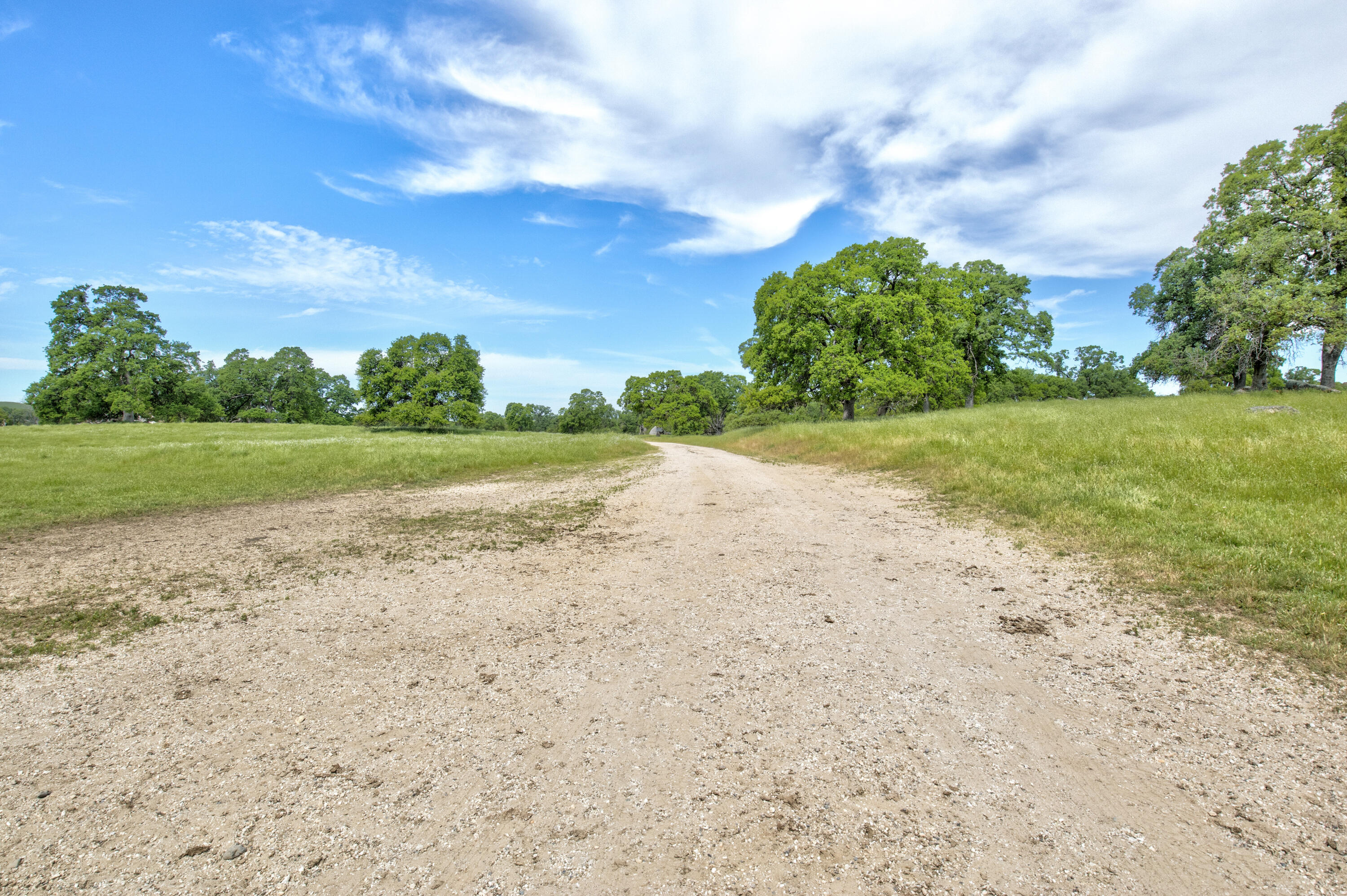 1985 White Rock Rd, Le Grand, CA 95333