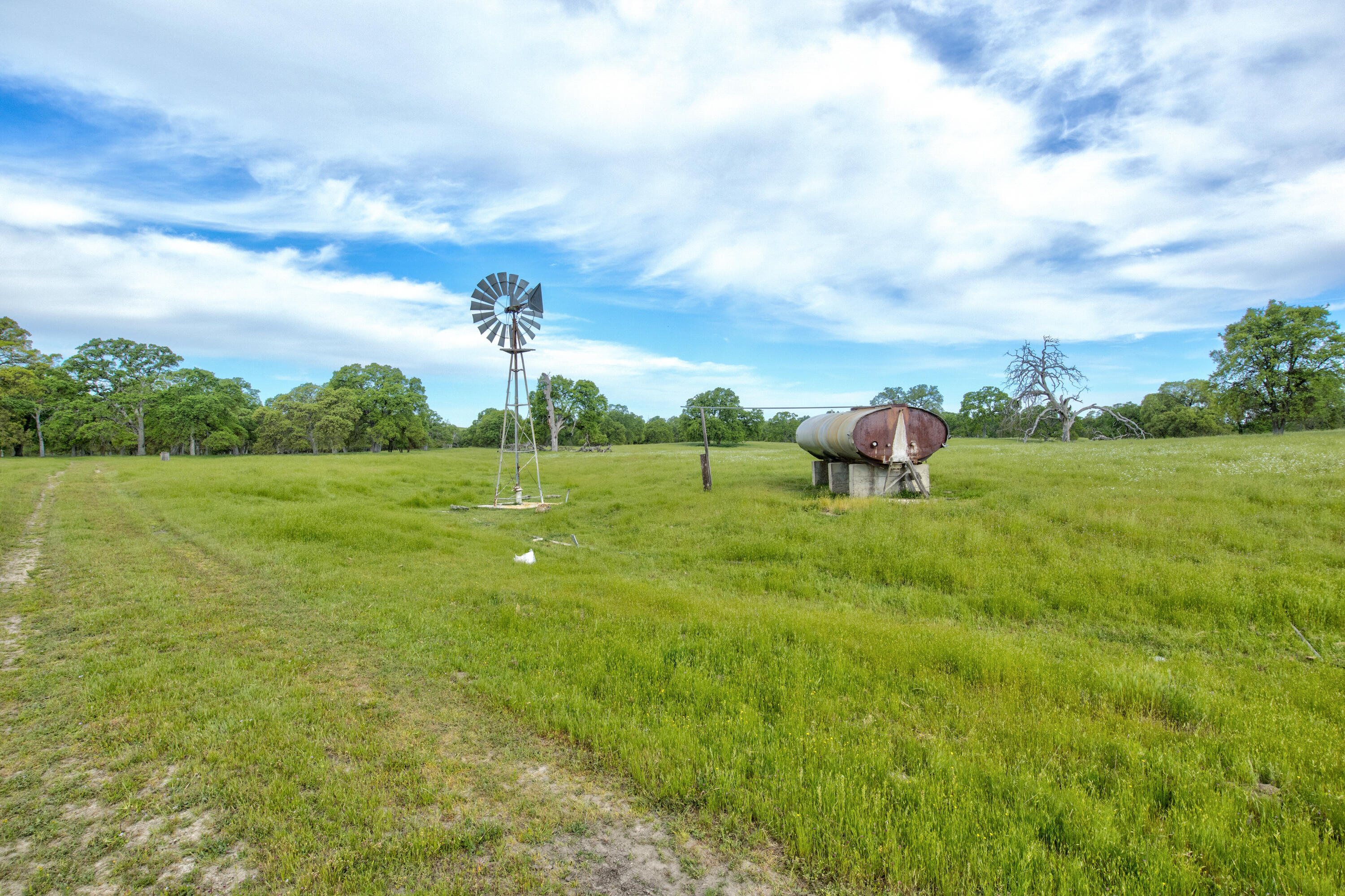 1985 White Rock Rd, Le Grand, CA 95333