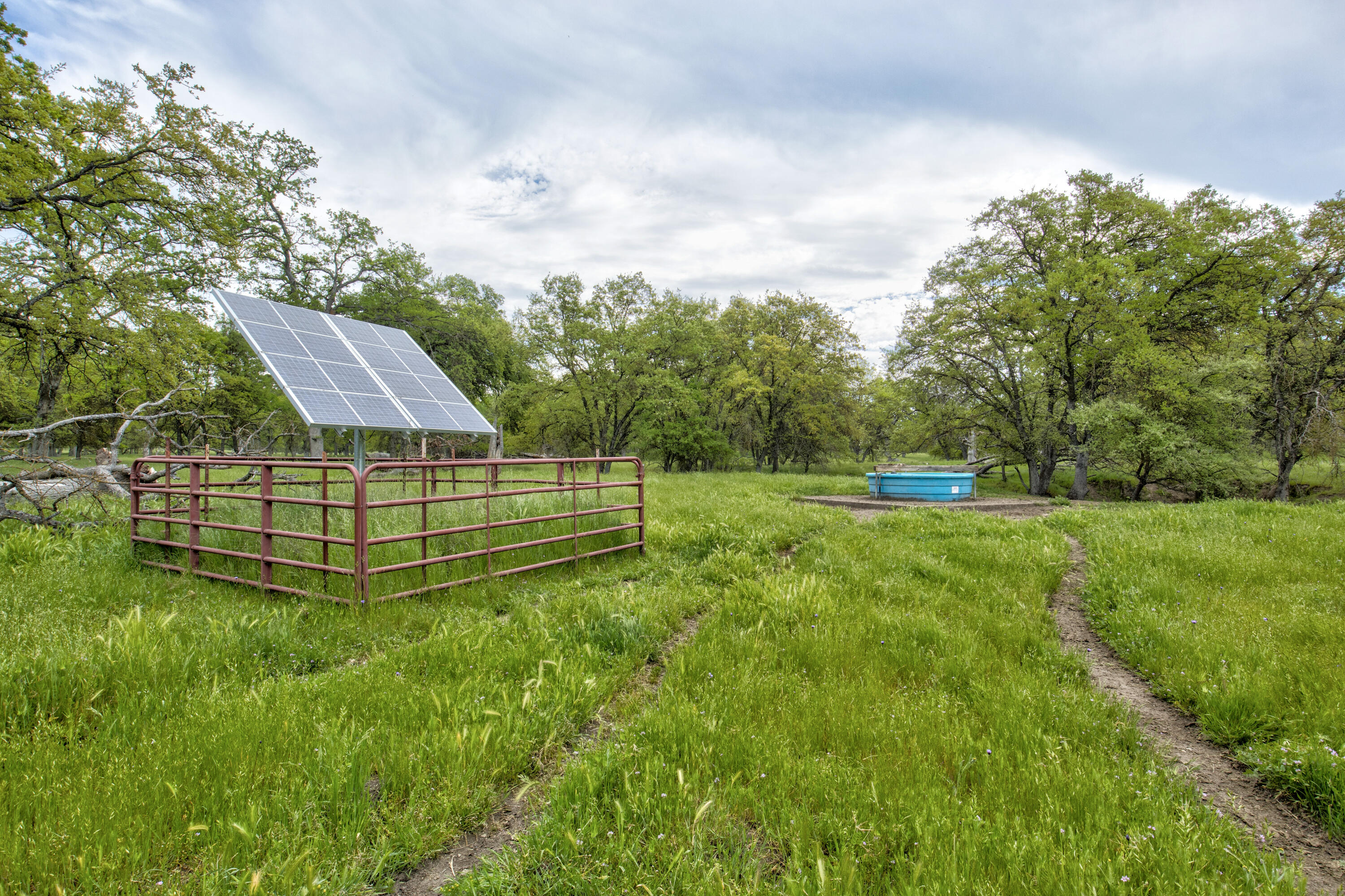 1985 White Rock Rd, Le Grand, CA 95333