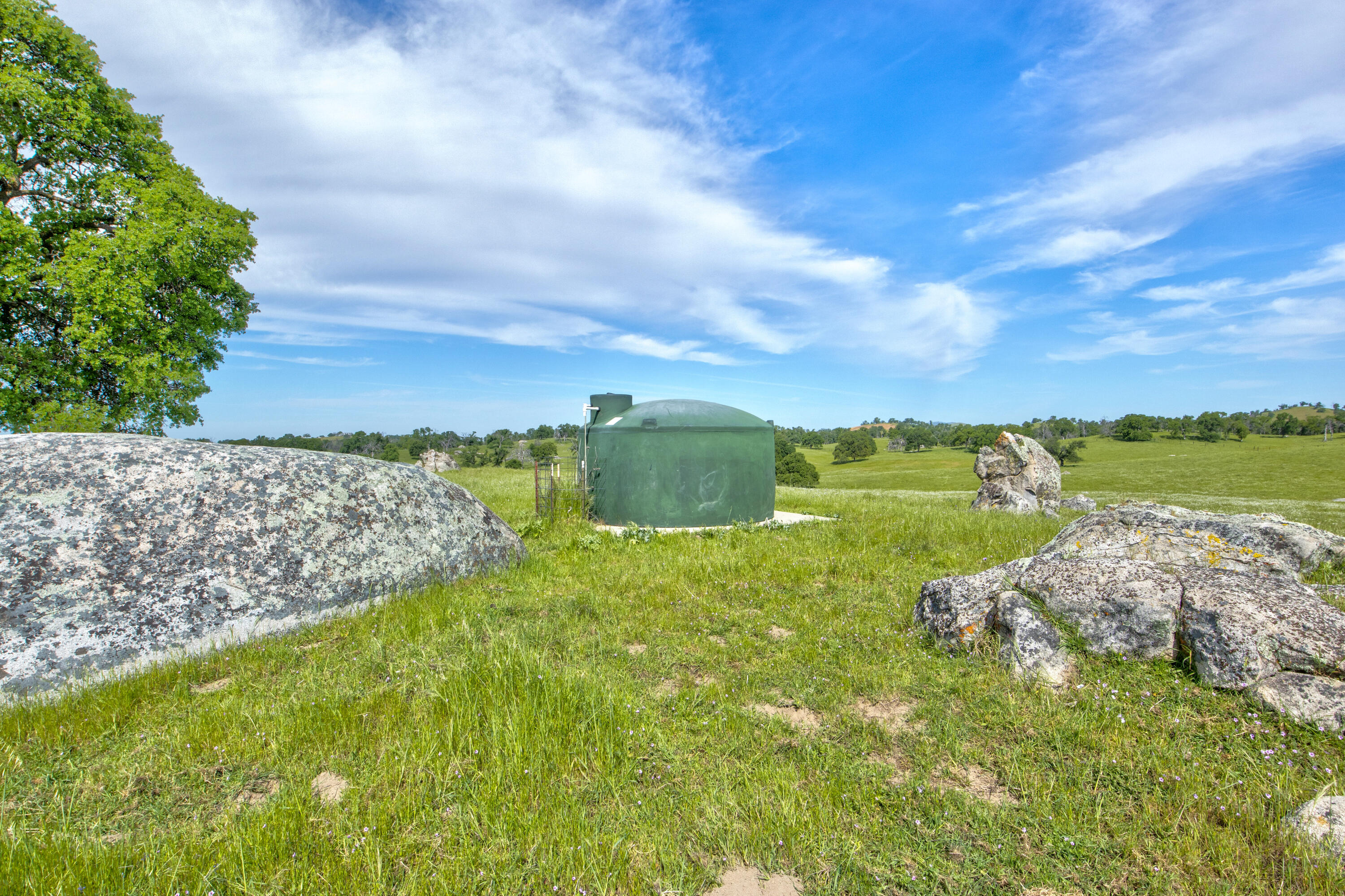 1985 White Rock Rd, Le Grand, CA 95333