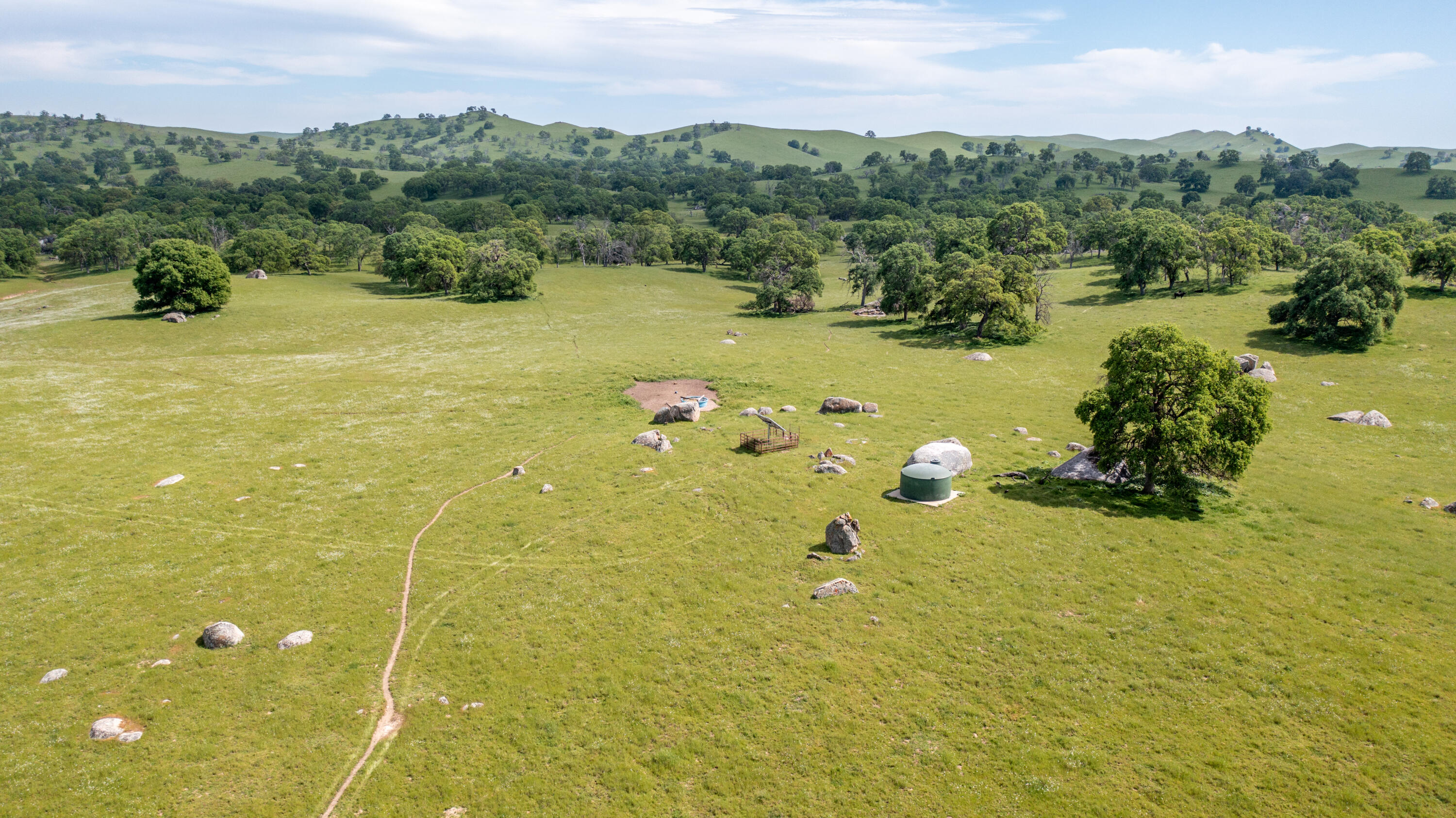 1985 White Rock Rd, Le Grand, CA 95333