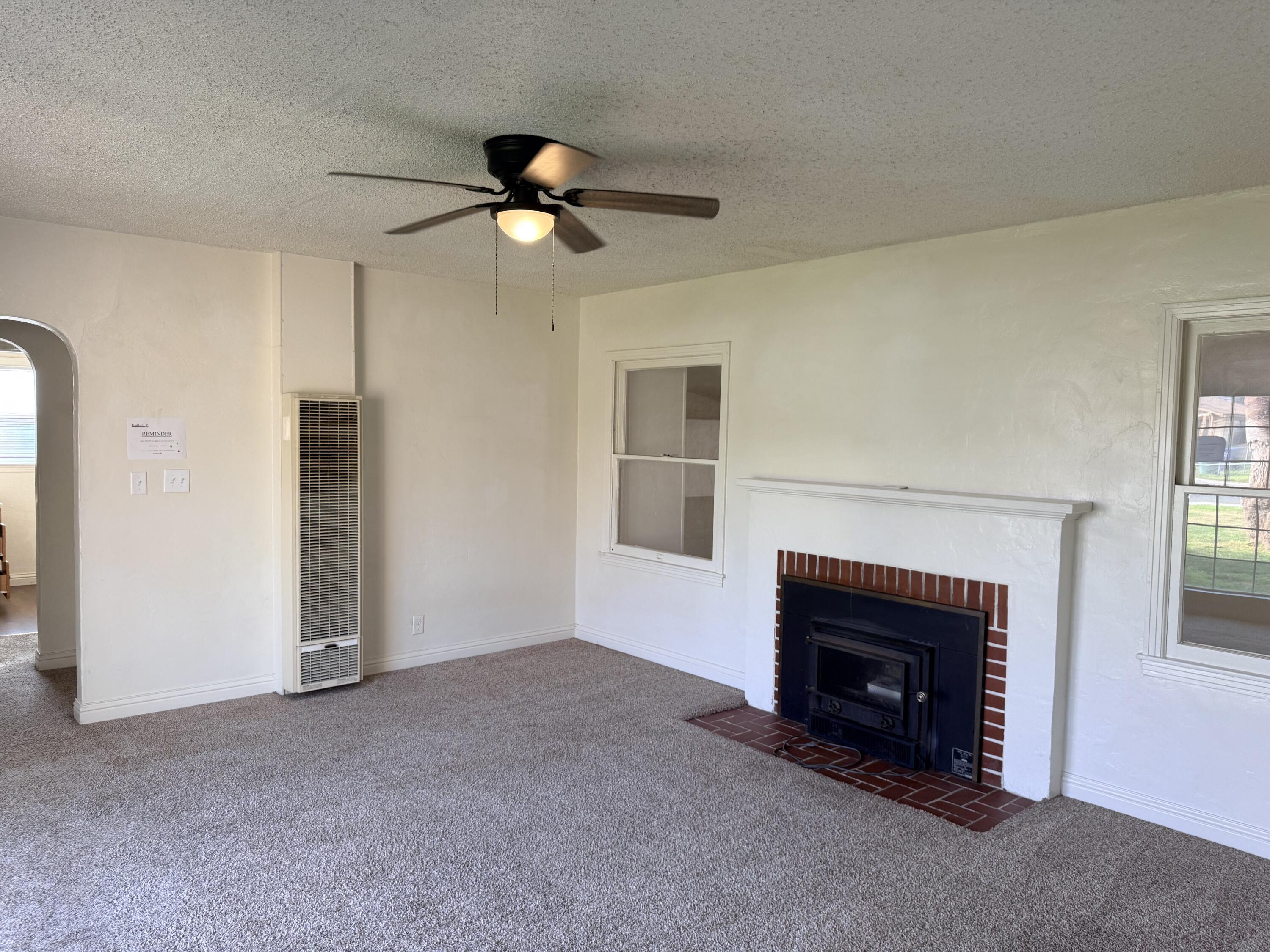 389 S Valencia Blvd, Woodlake, CA 93286