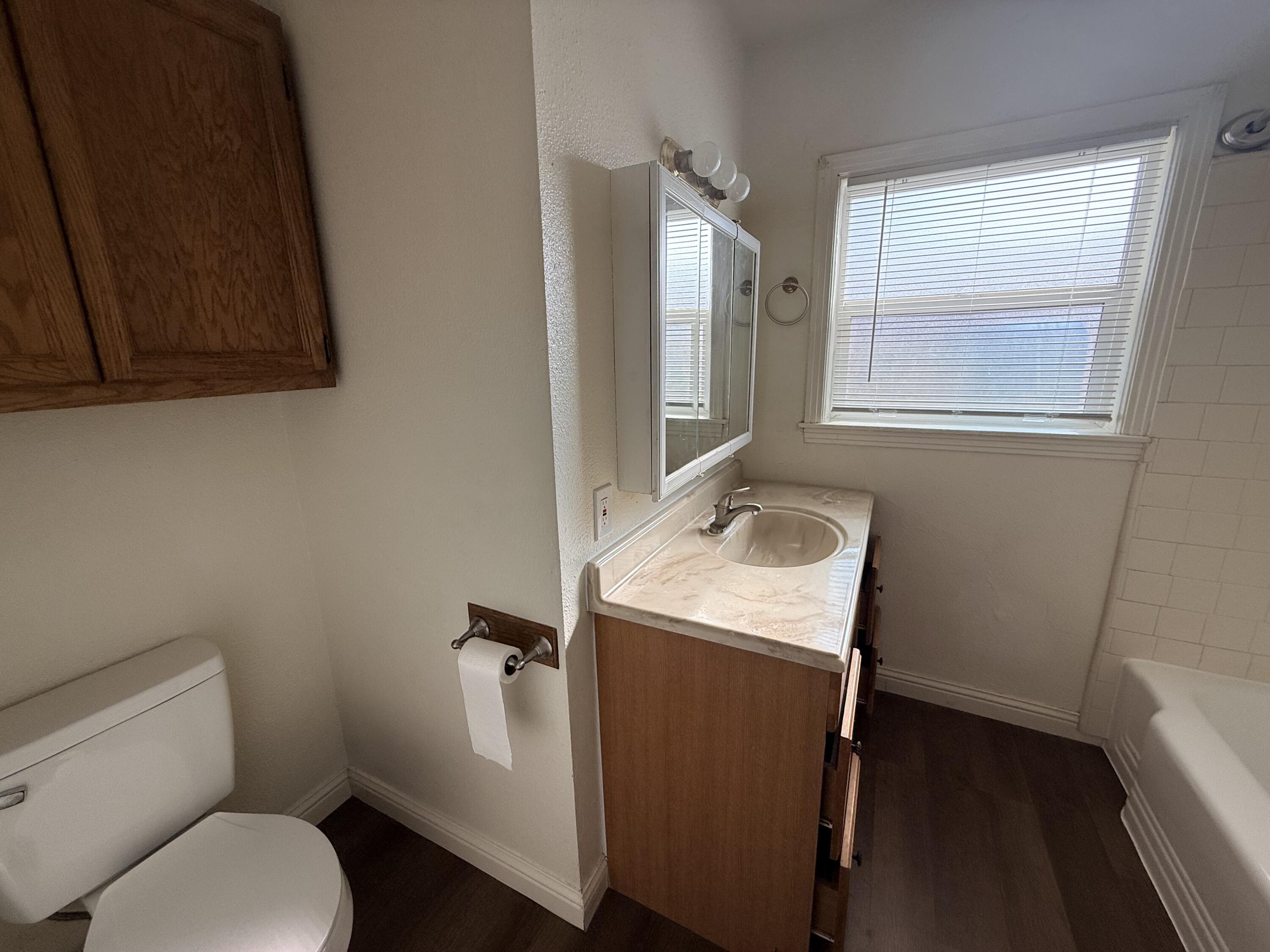 389 S Valencia Blvd, Woodlake, CA 93286