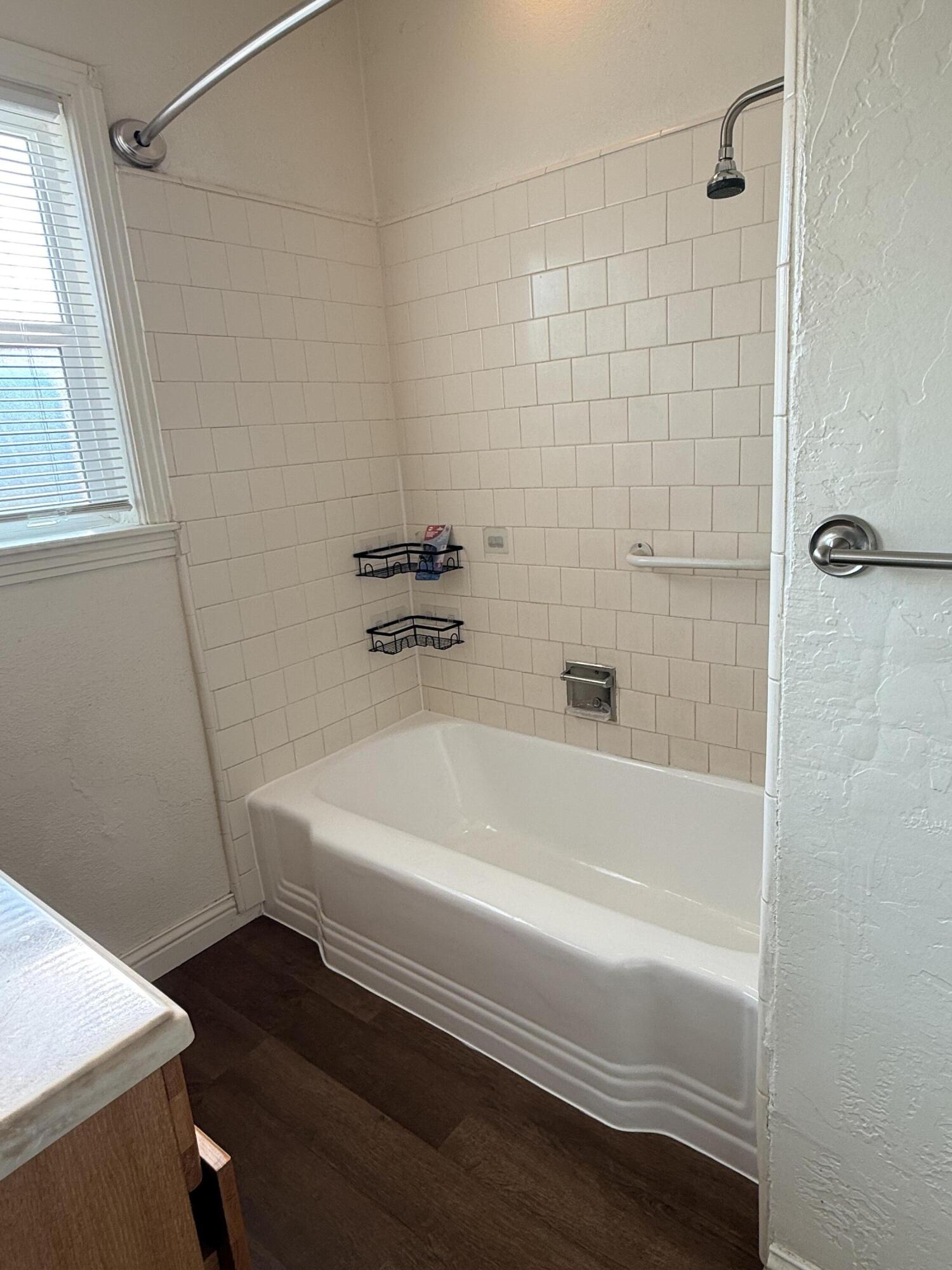 389 S Valencia Blvd, Woodlake, CA 93286