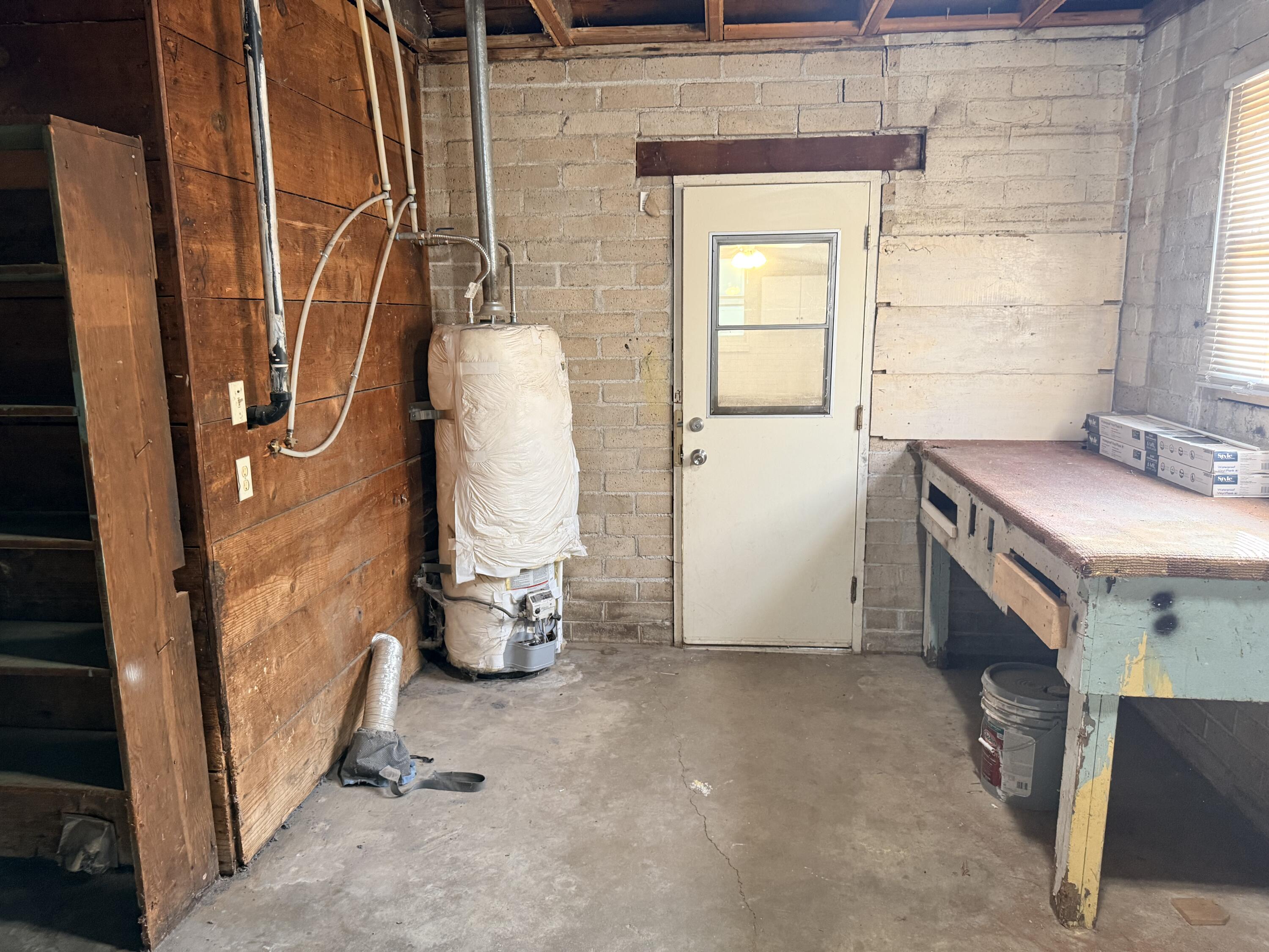 389 S Valencia Blvd, Woodlake, CA 93286