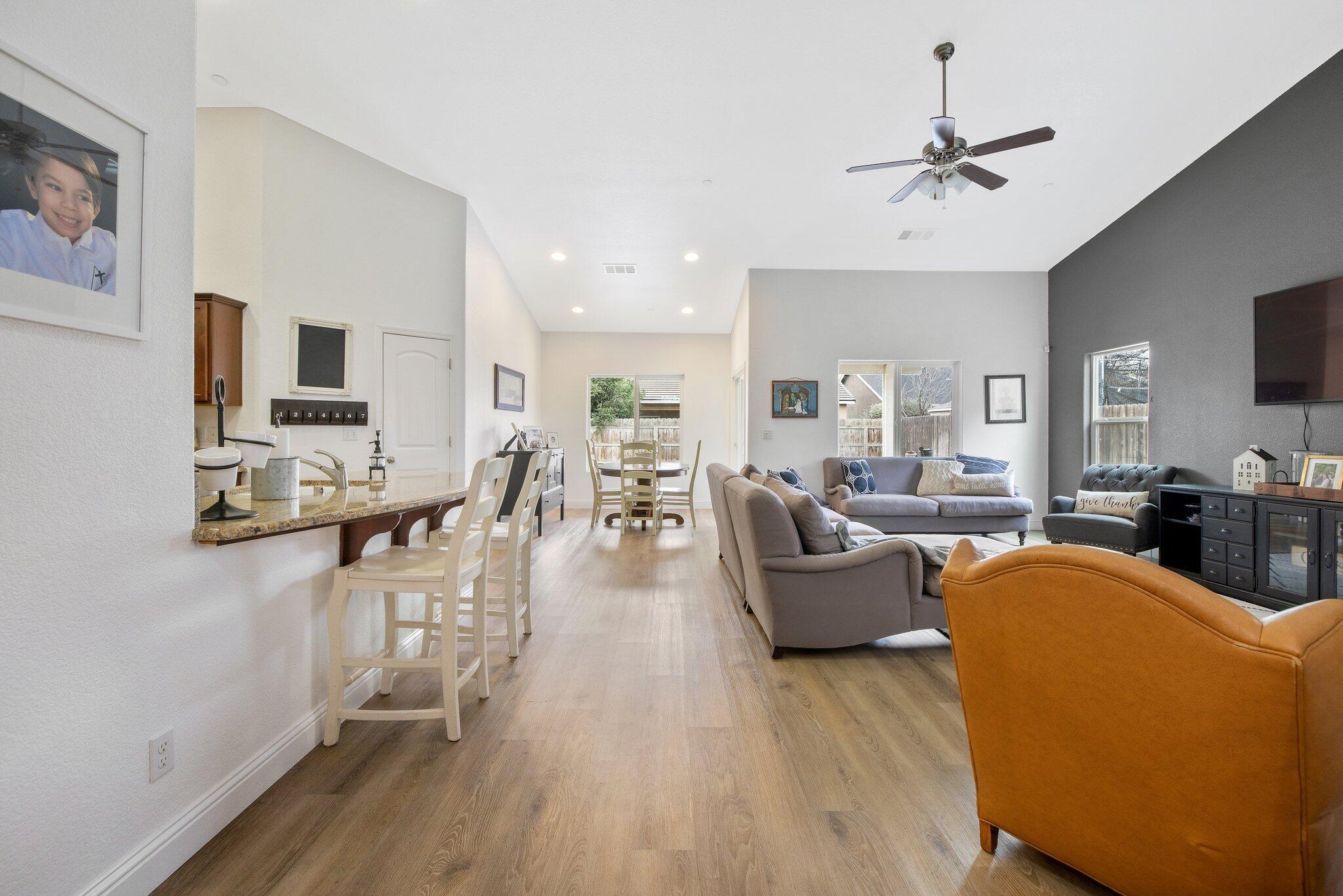 2603 E Harbor Island Ave, Tulare, CA 93274