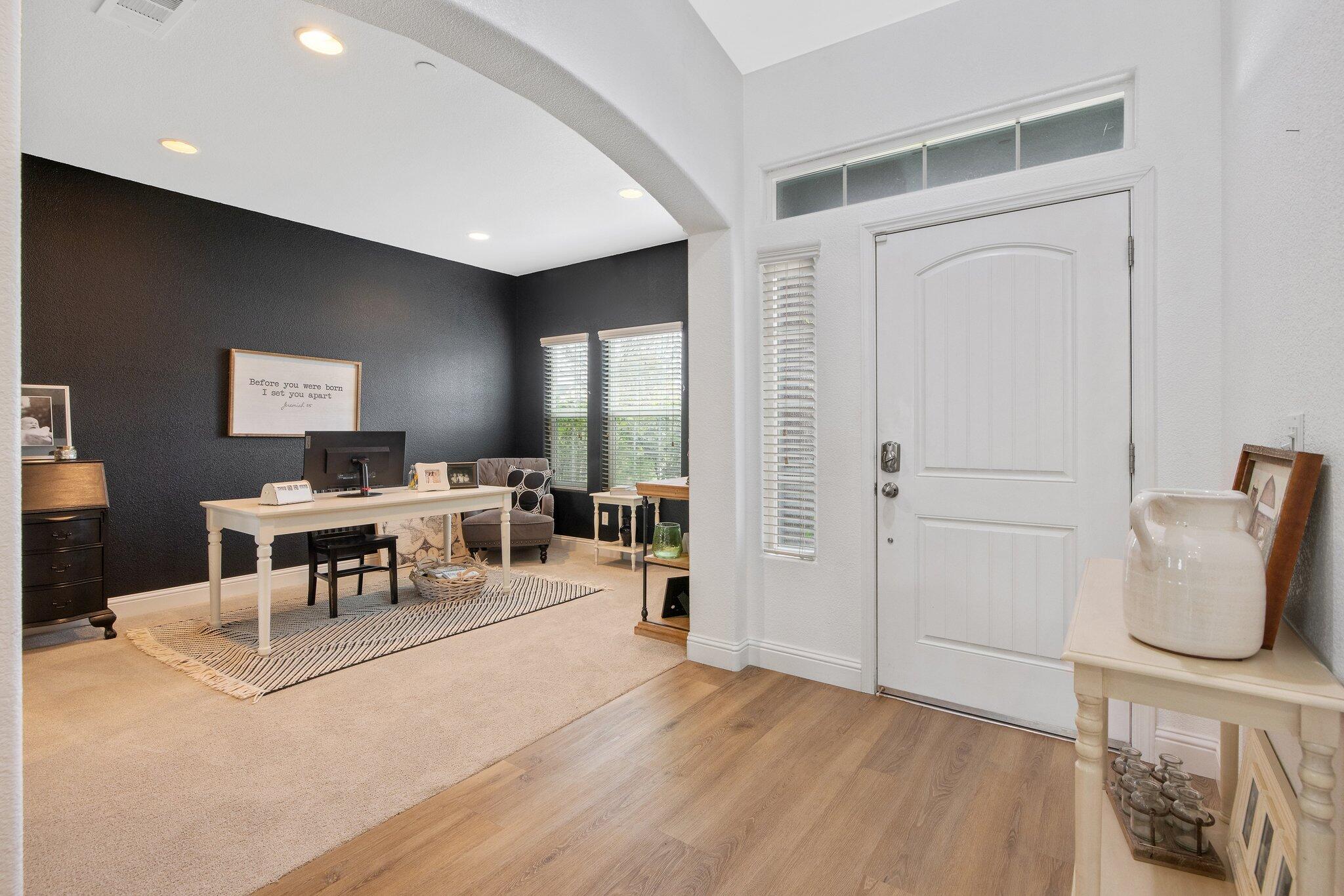 2603 E Harbor Island Ave, Tulare, CA 93274