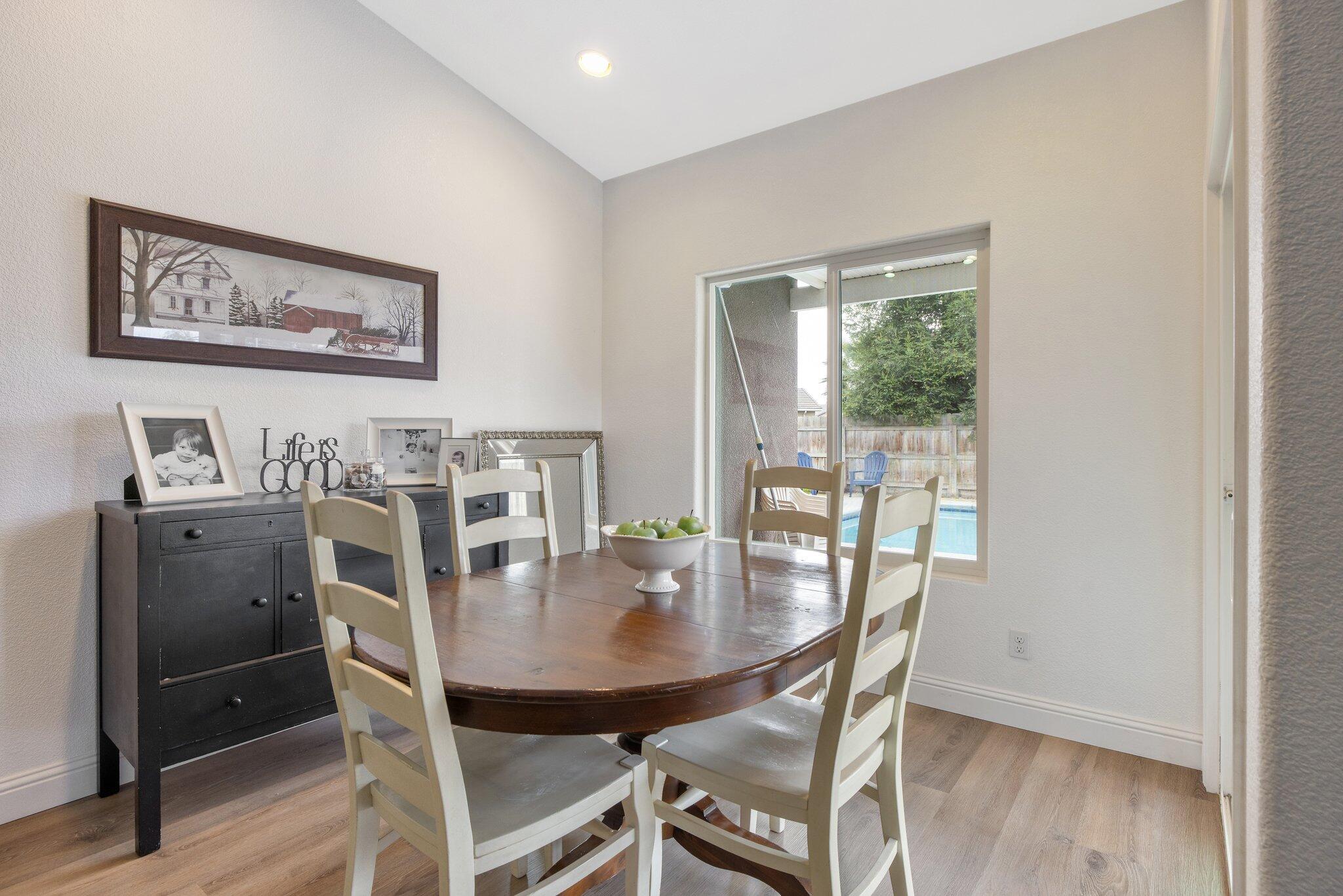 2603 E Harbor Island Ave, Tulare, CA 93274