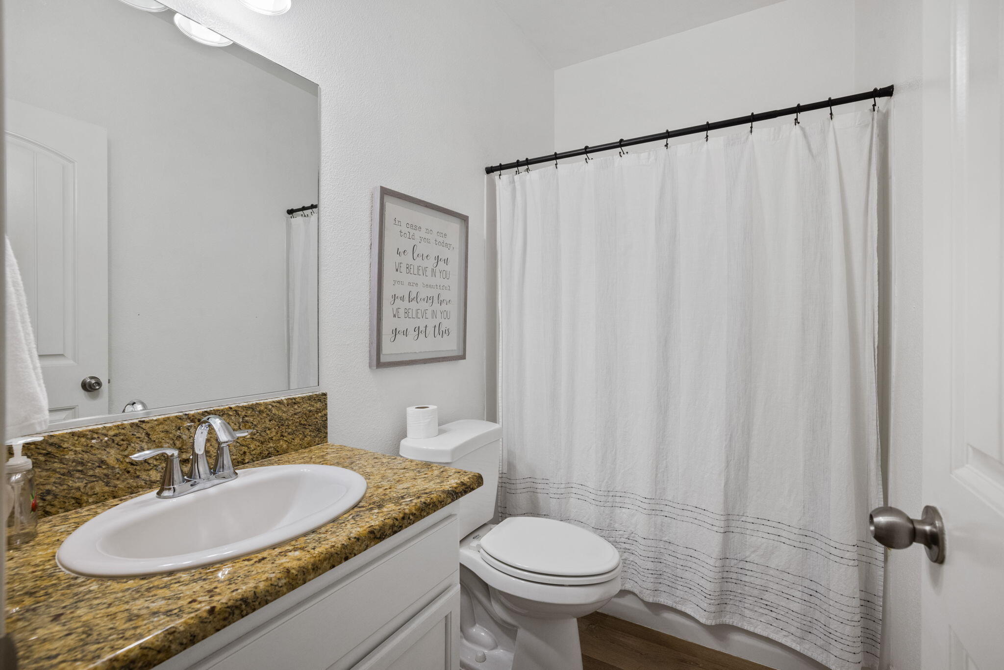 2603 E Harbor Island Ave, Tulare, CA 93274