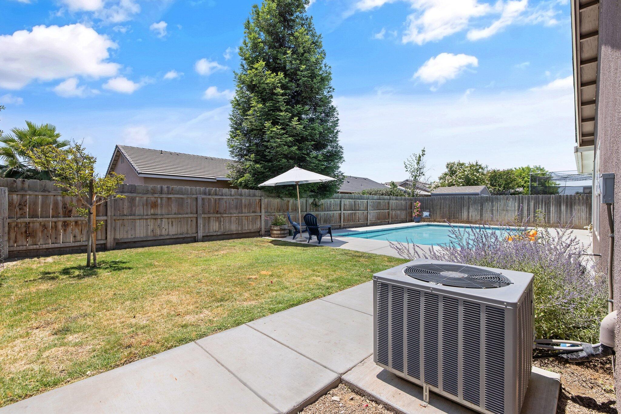 2603 E Harbor Island Ave, Tulare, CA 93274