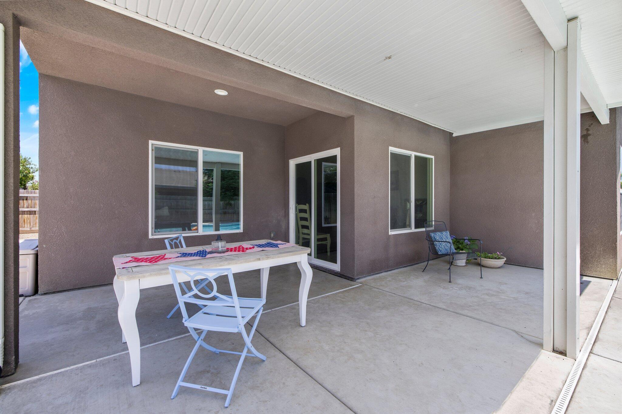 2603 E Harbor Island Ave, Tulare, CA 93274