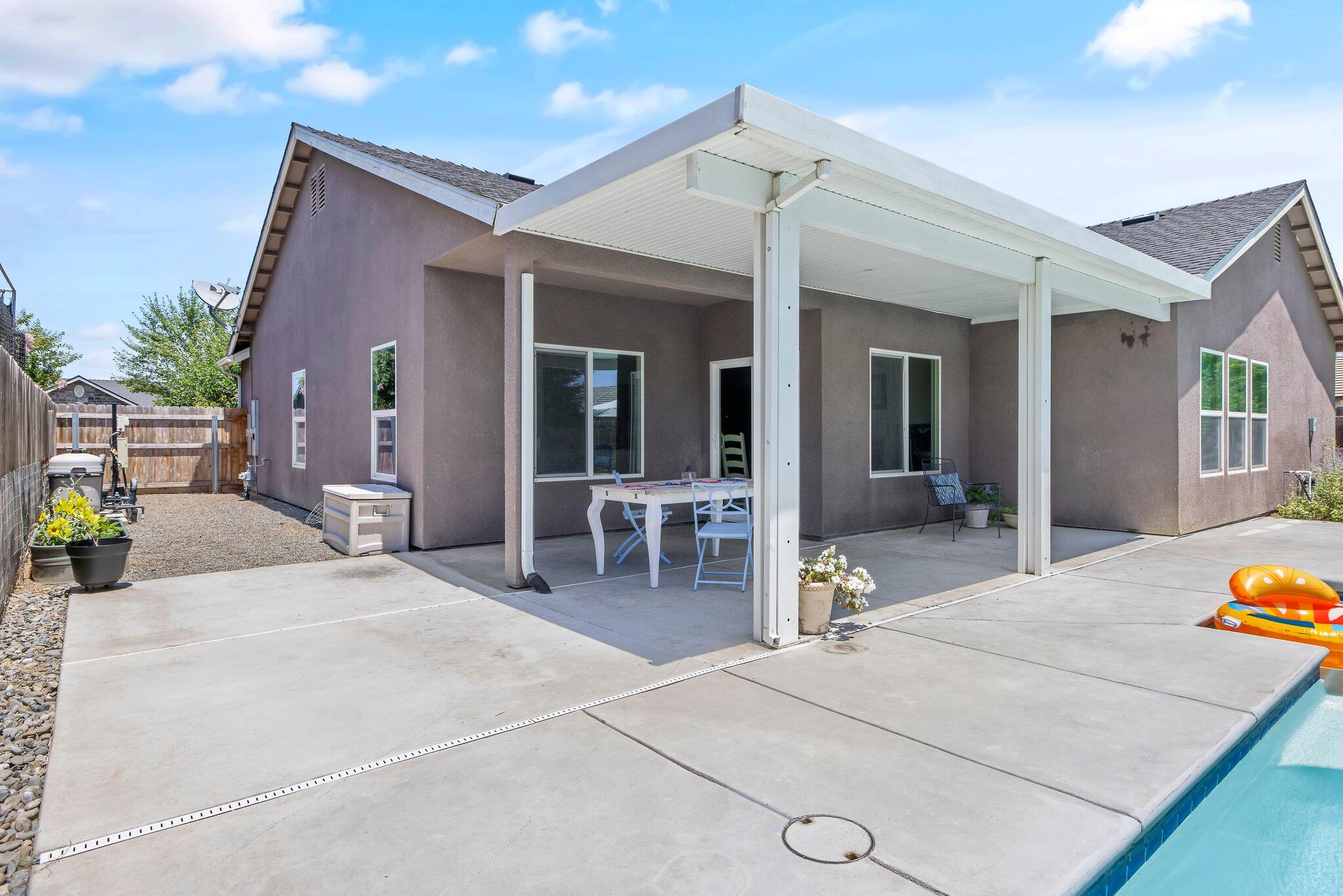 2603 E Harbor Island Ave, Tulare, CA 93274