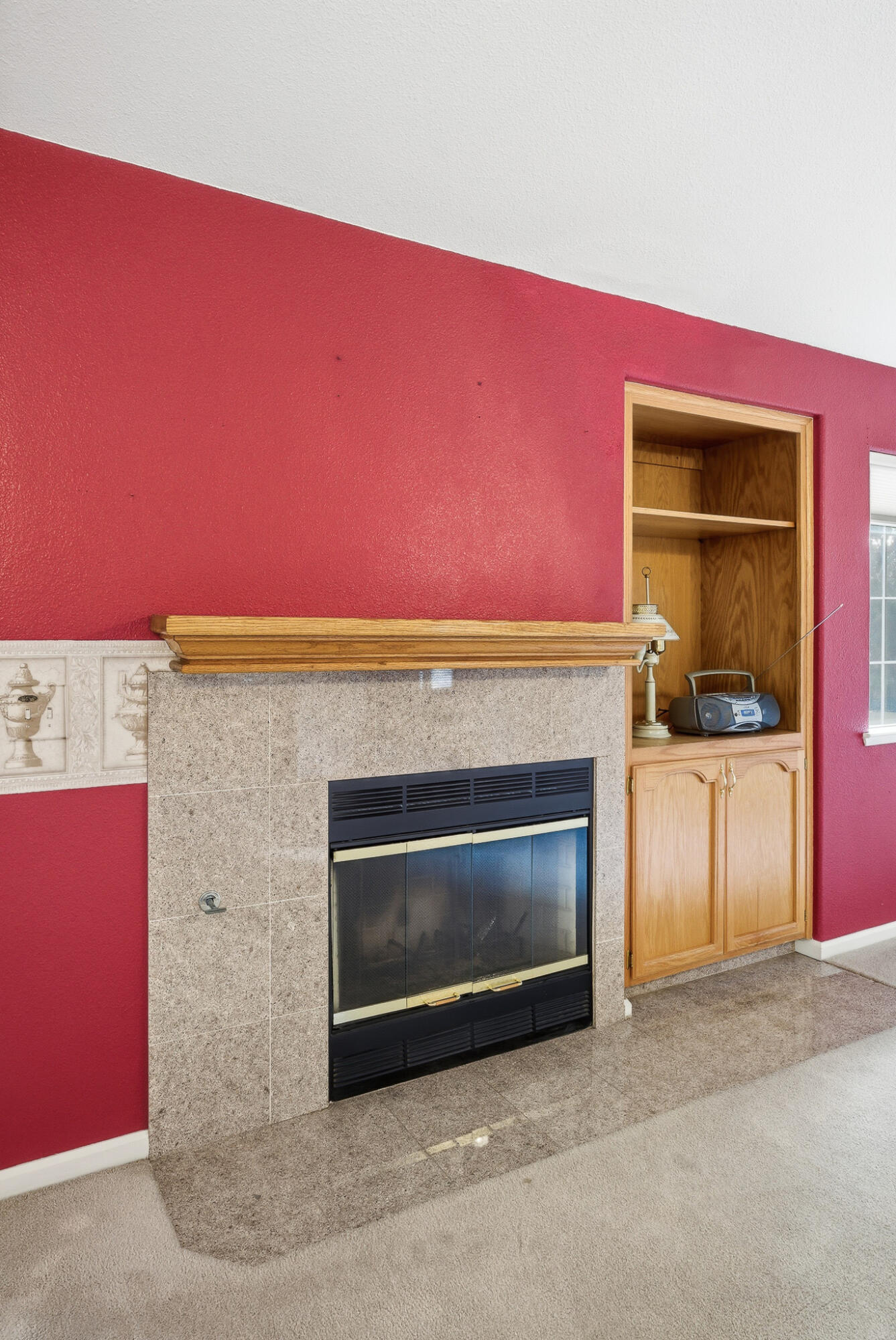 187 Mitchell Ave, Tulare, CA 93274