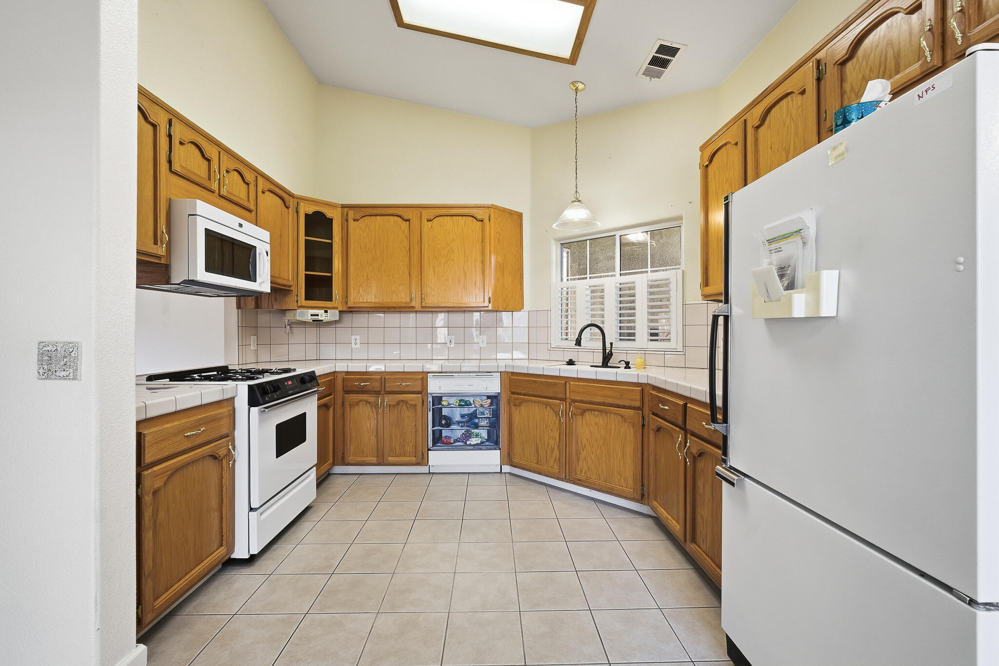 187 Mitchell Ave, Tulare, CA 93274