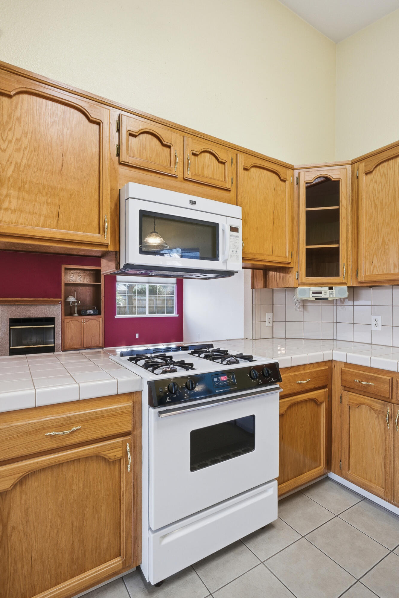 187 Mitchell Ave, Tulare, CA 93274