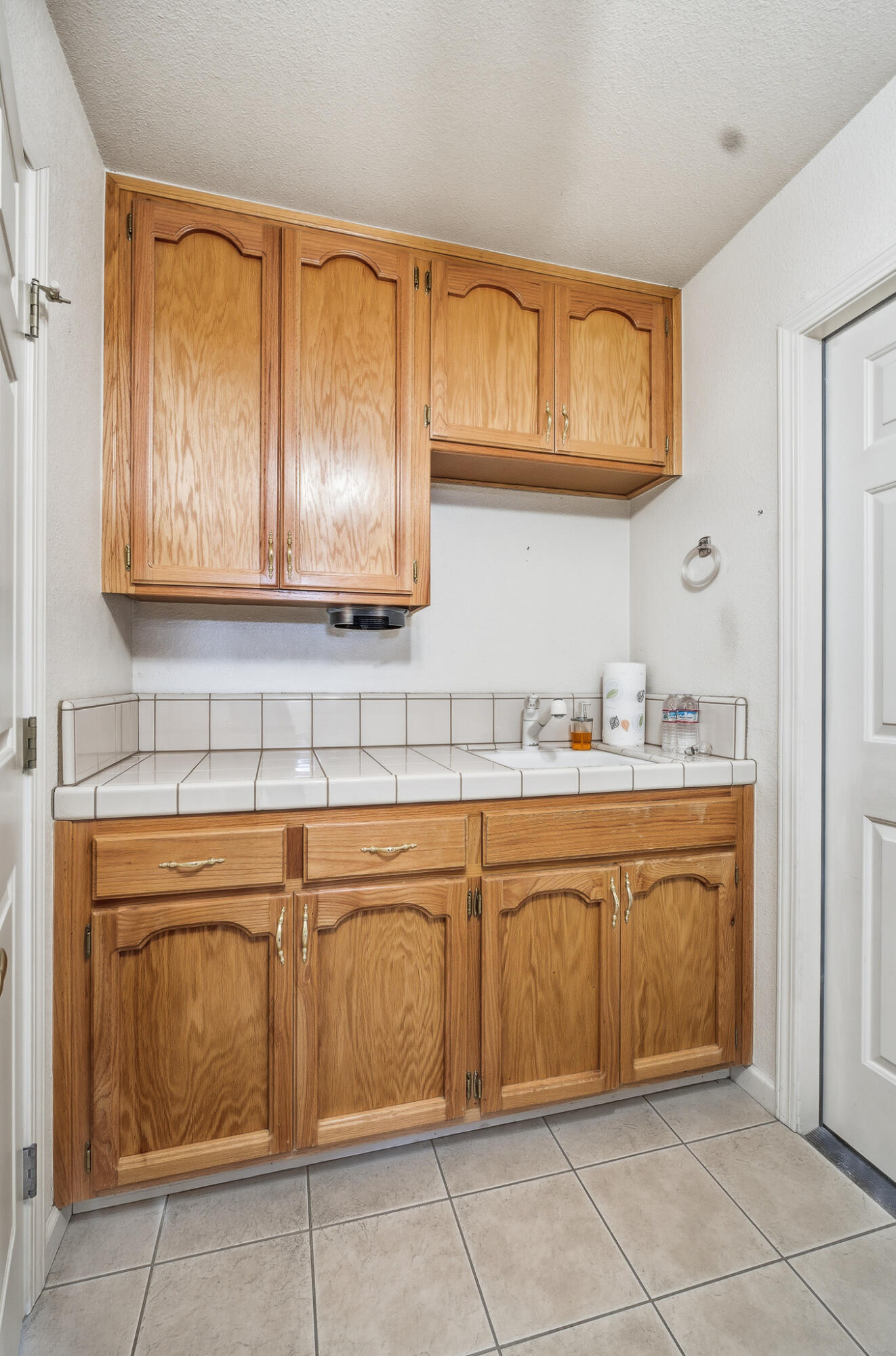 187 Mitchell Ave, Tulare, CA 93274