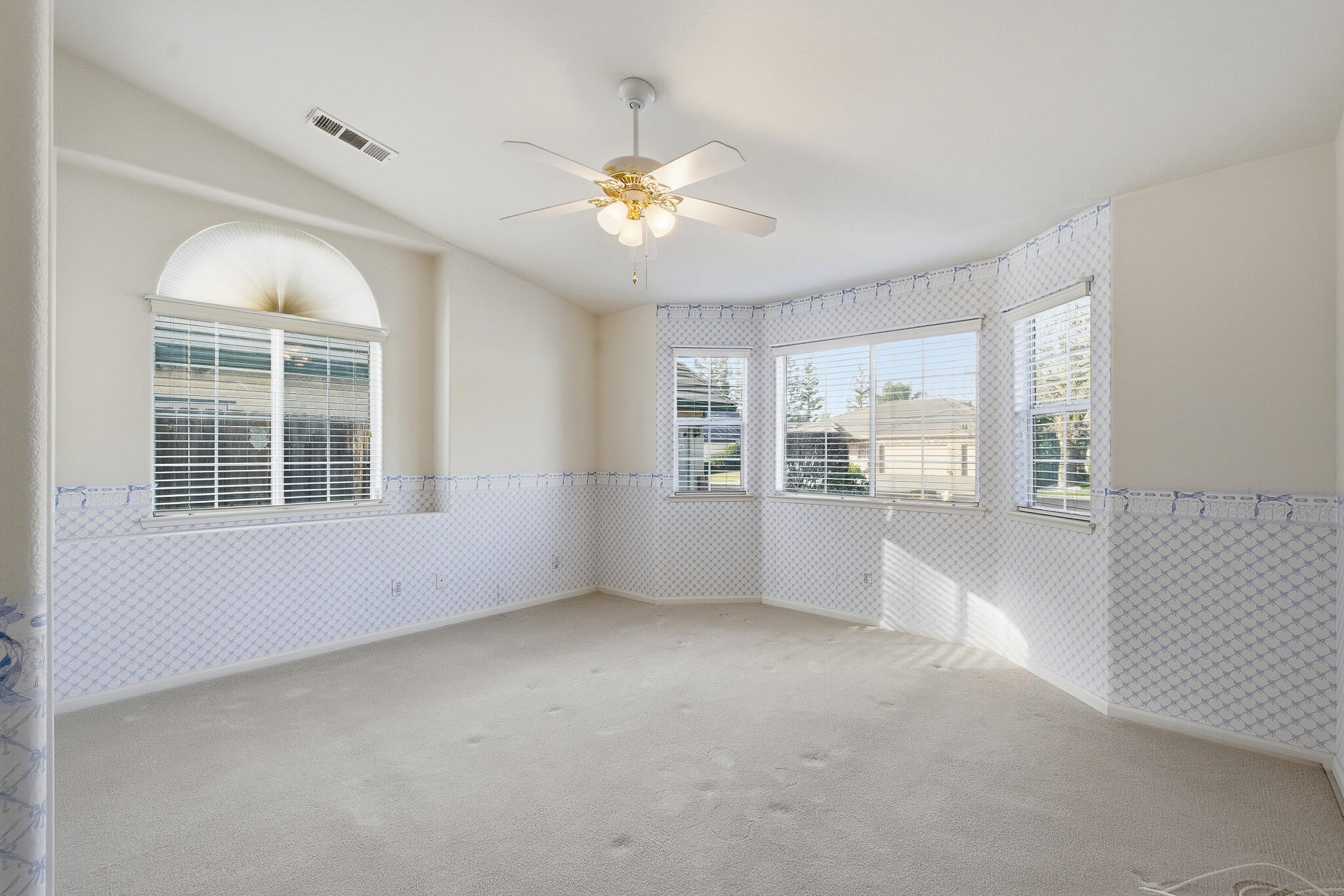 187 Mitchell Ave, Tulare, CA 93274