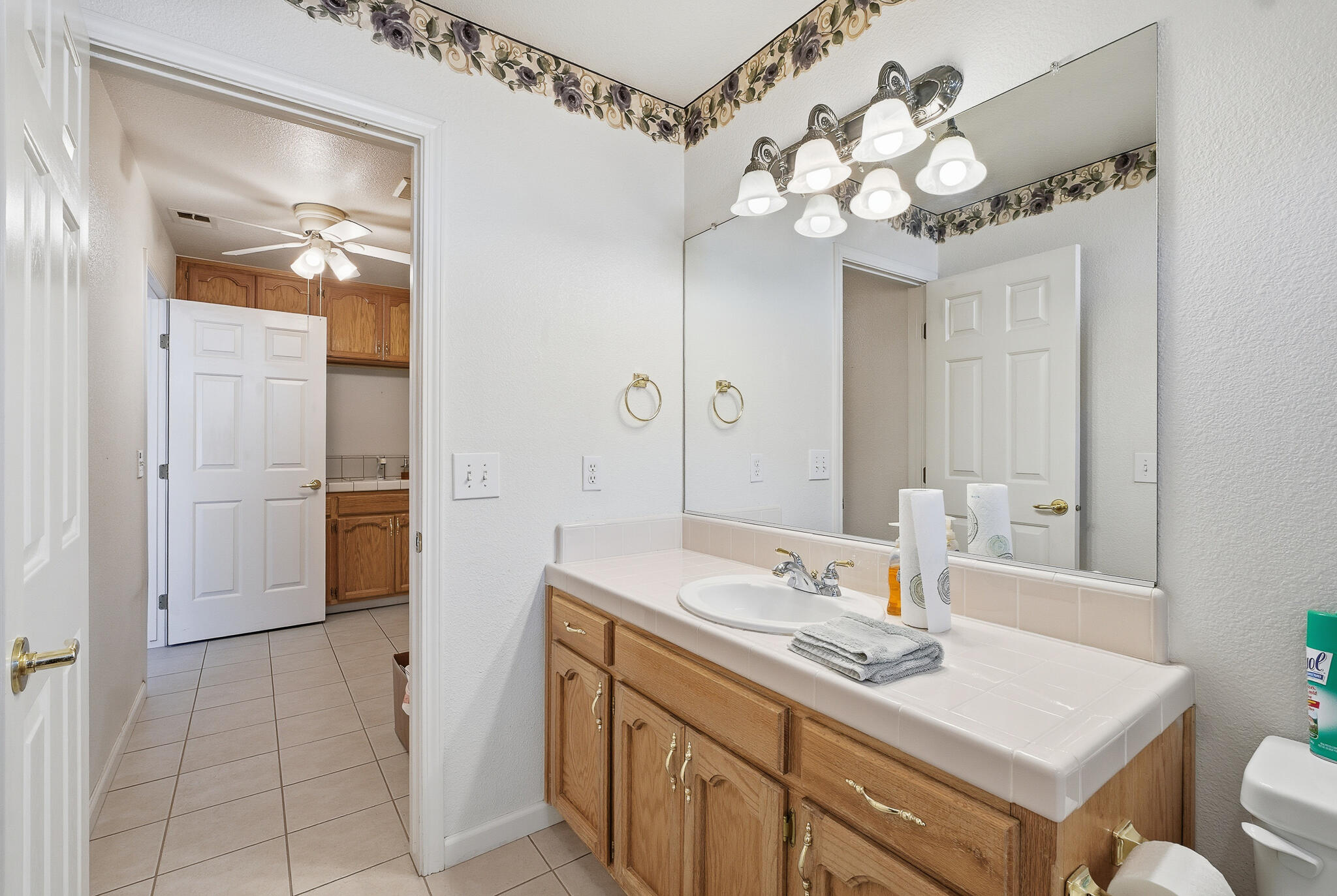 187 Mitchell Ave, Tulare, CA 93274