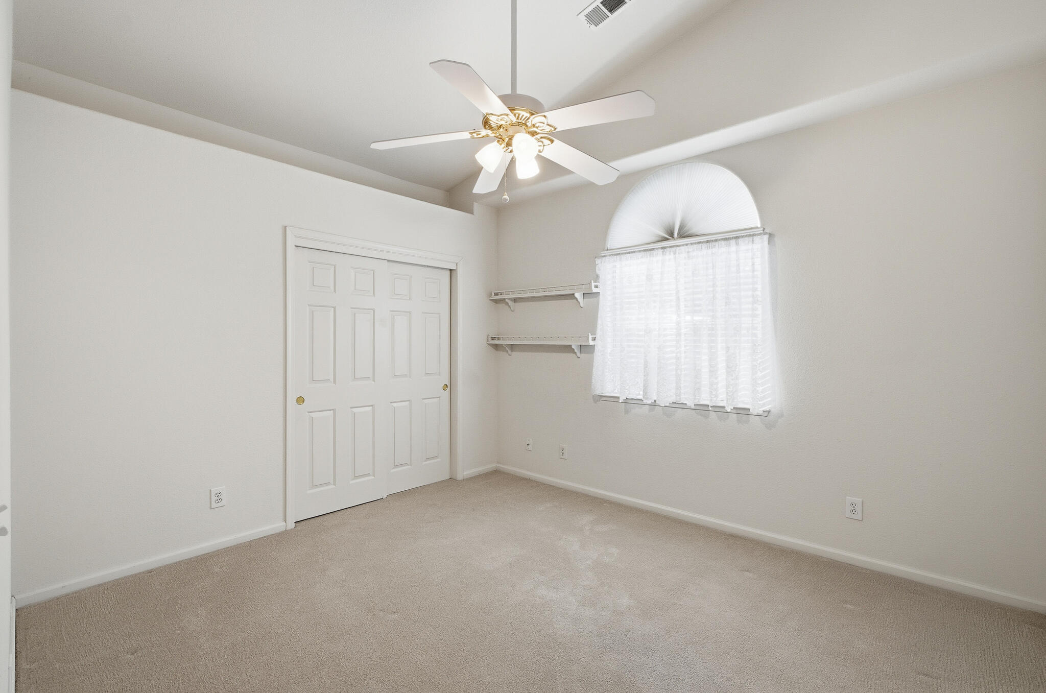 187 Mitchell Ave, Tulare, CA 93274