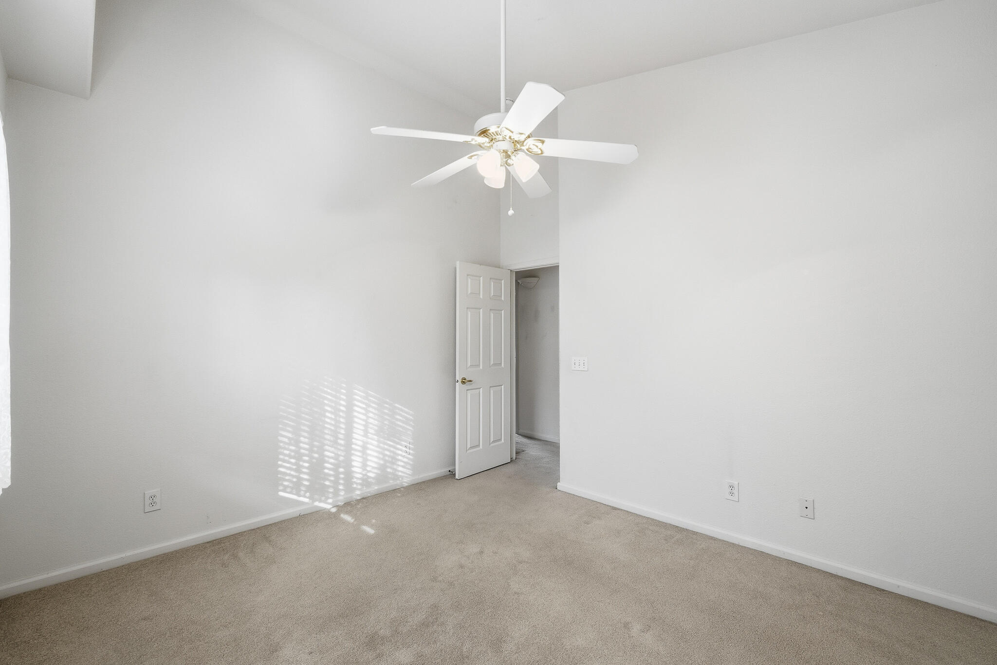 187 Mitchell Ave, Tulare, CA 93274