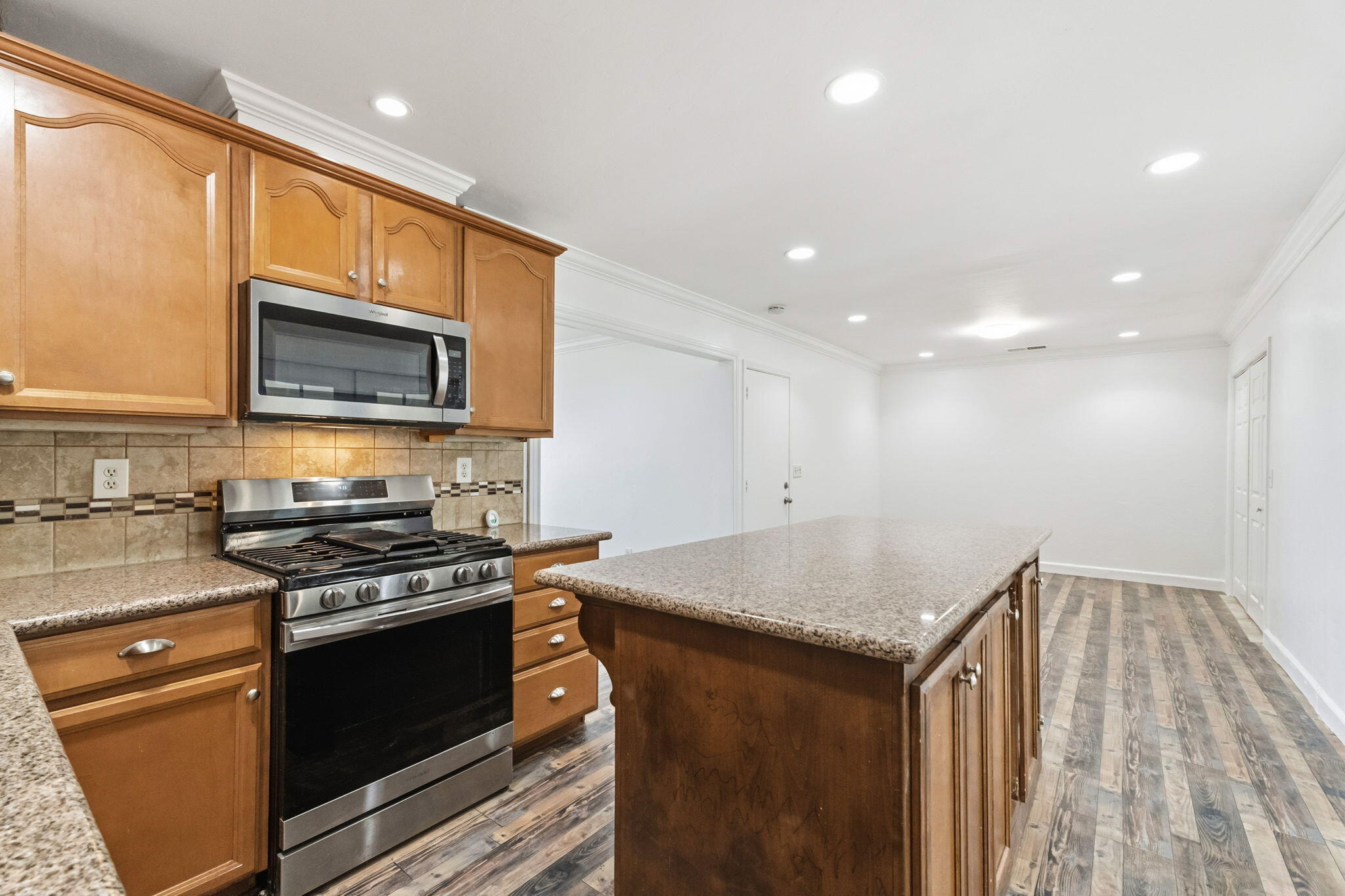 14191 Pimo St, Armona, CA 93202