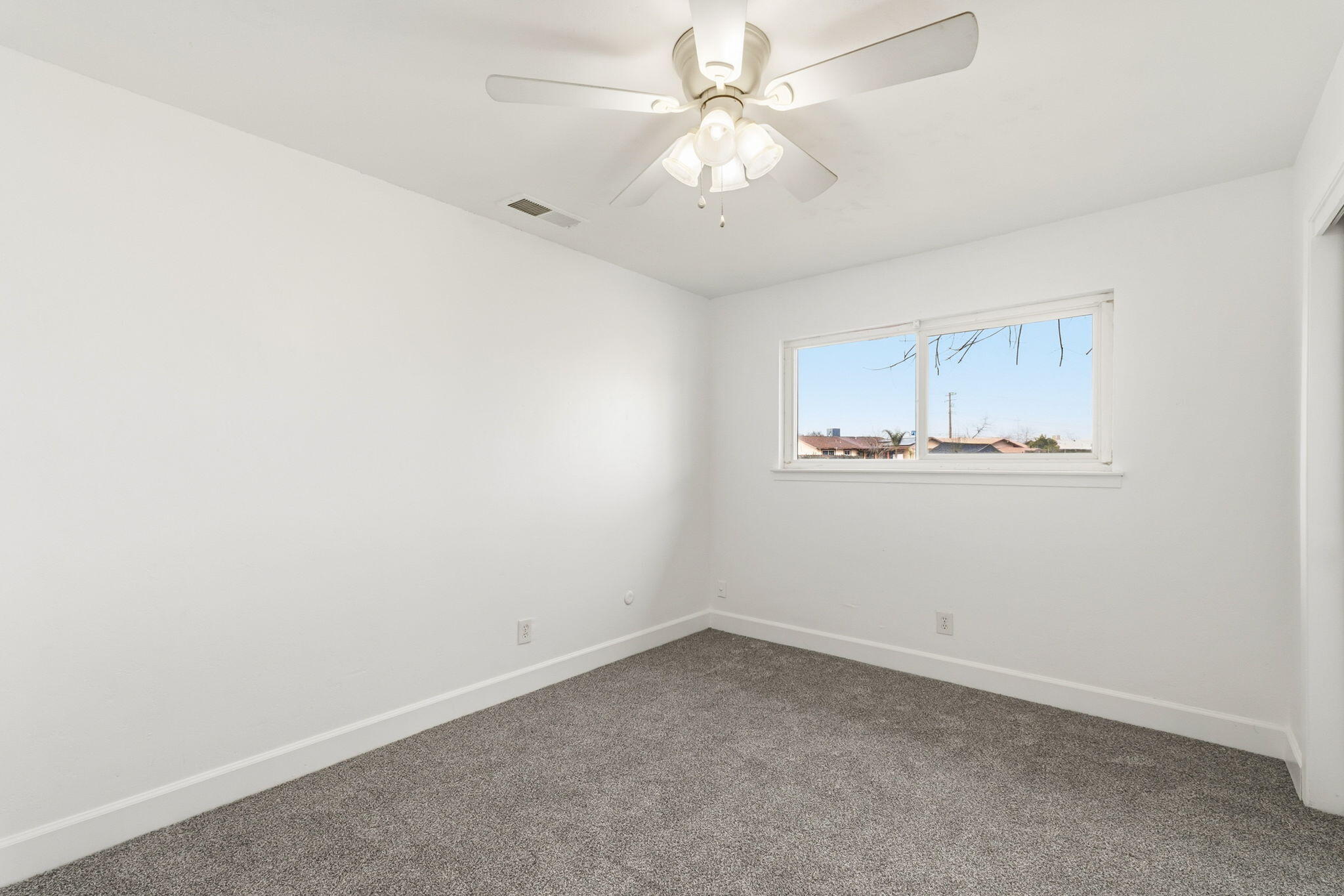 14191 Pimo St, Armona, CA 93202