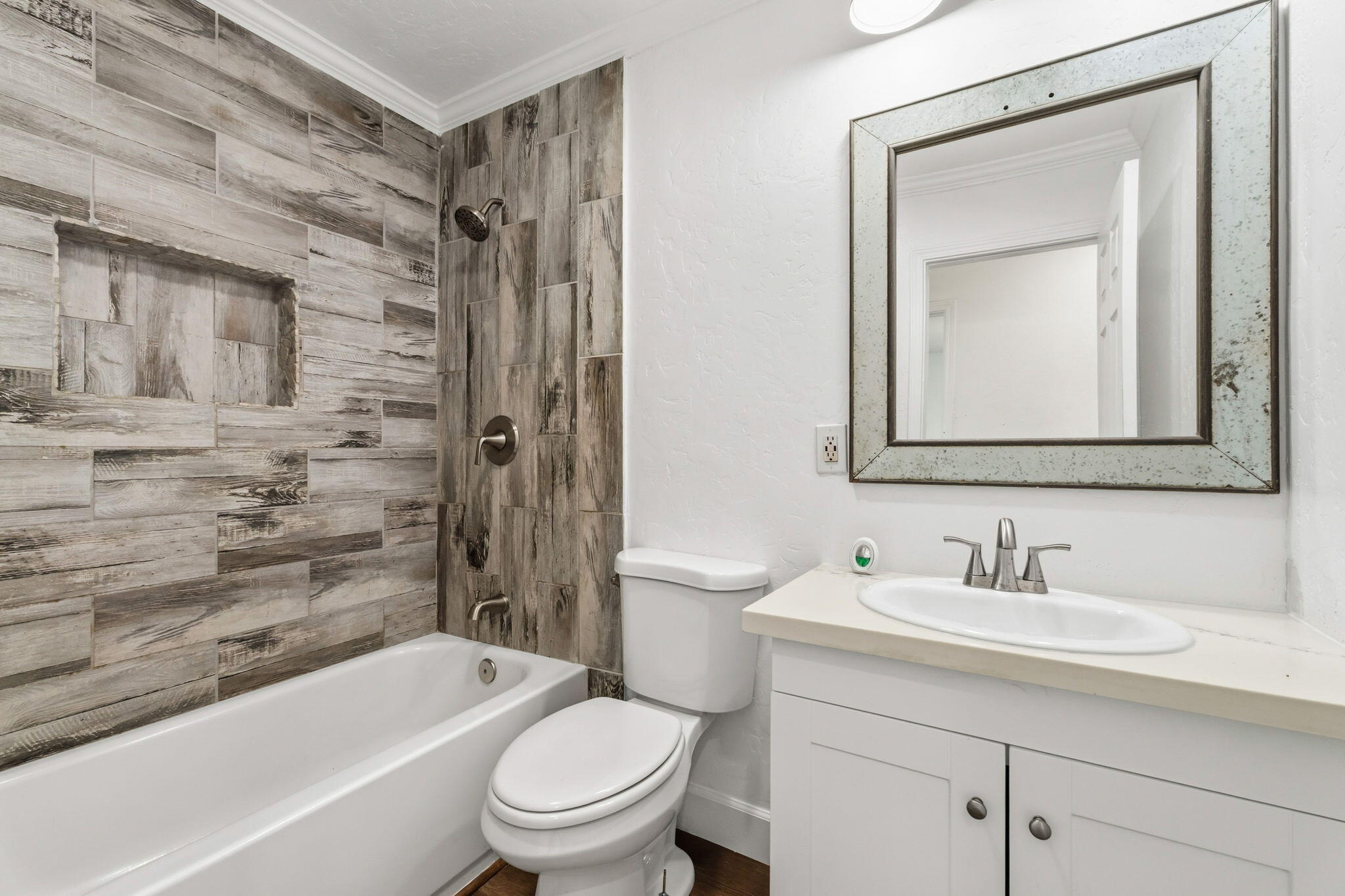 14191 Pimo St, Armona, CA 93202