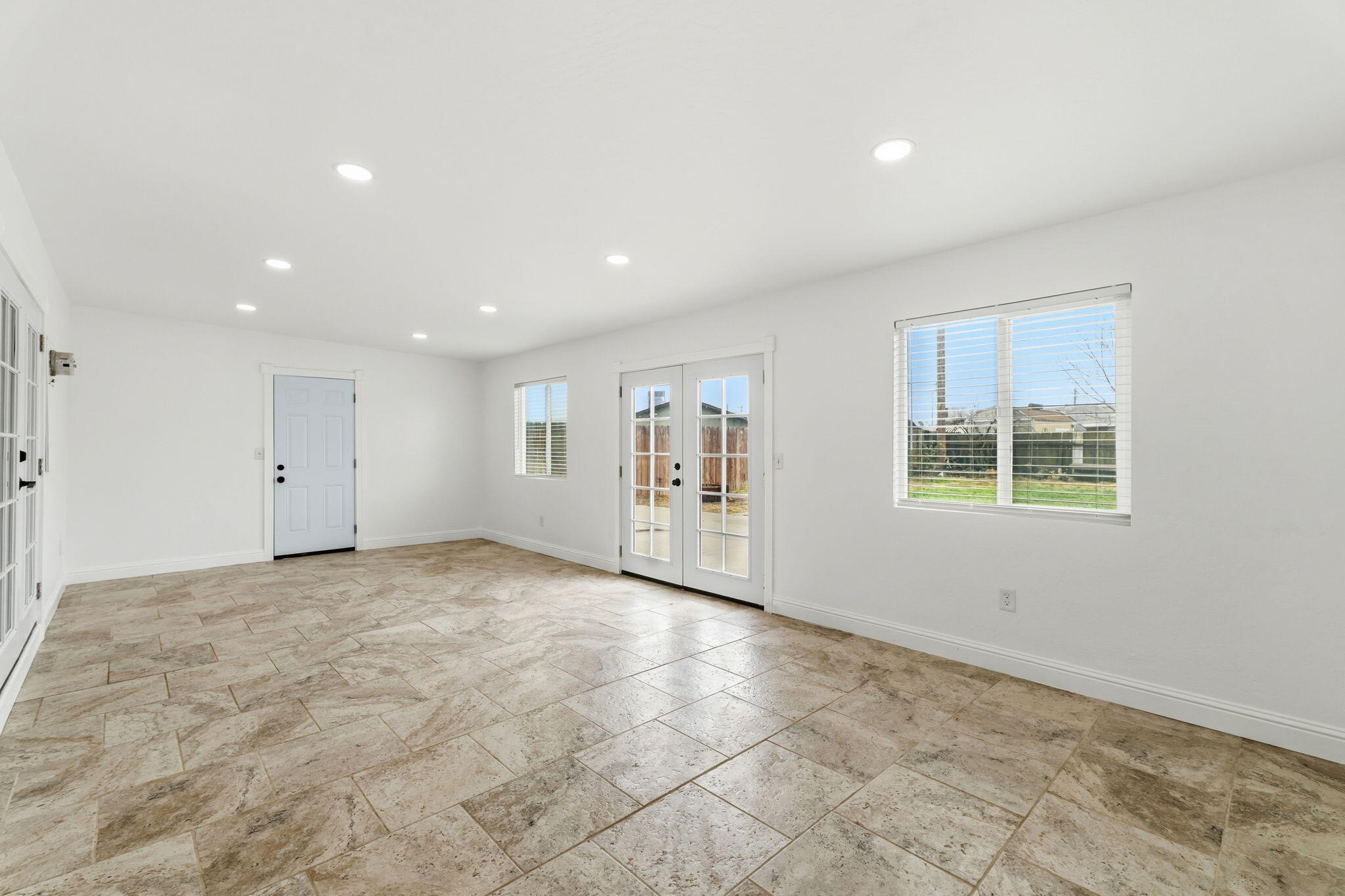 14191 Pimo St, Armona, CA 93202