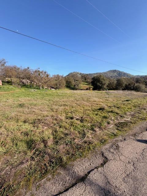 38266 Willowood Ln, Yokuts Valley, CA 93675