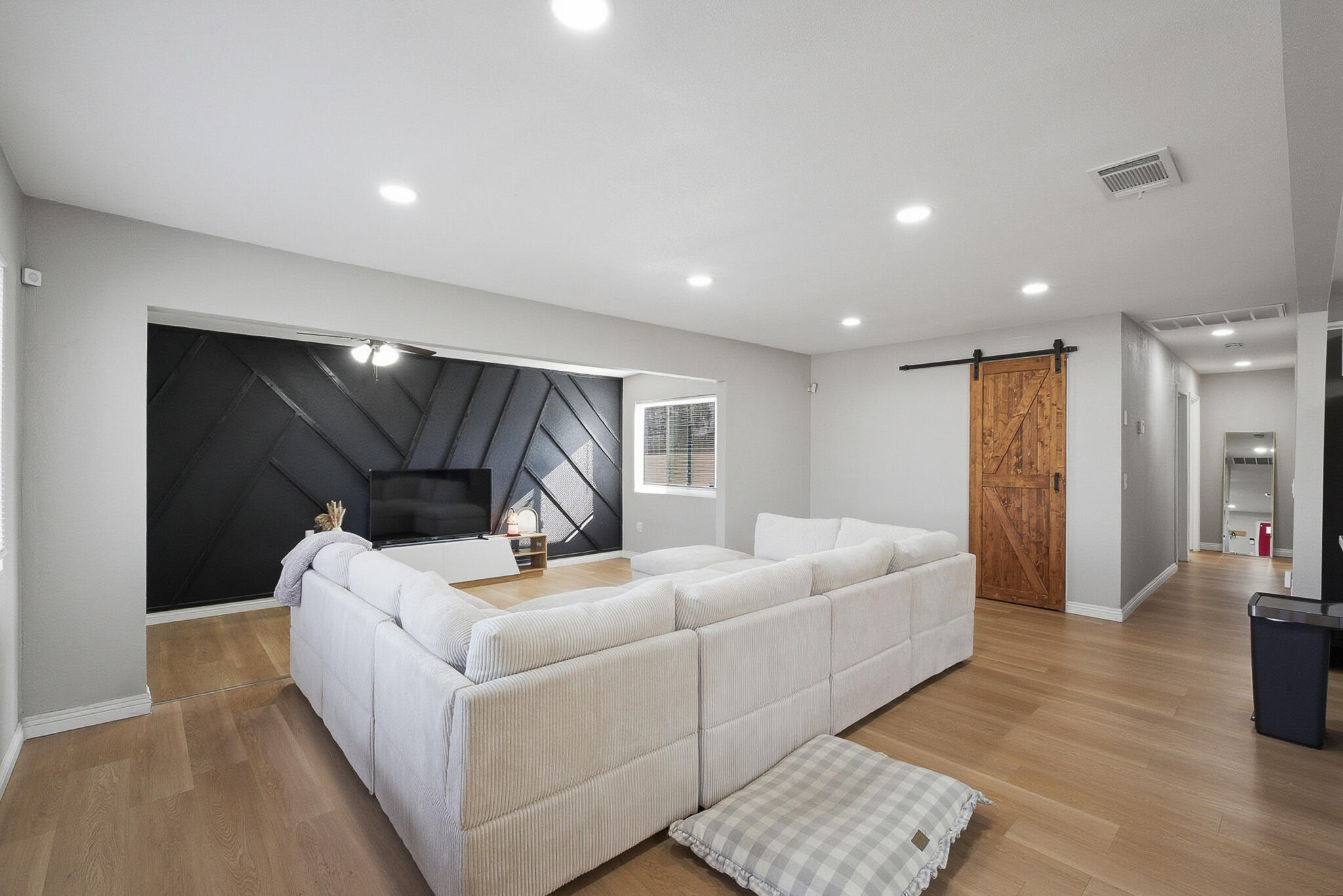 1021 Stanley Ave, Corcoran, CA 93212