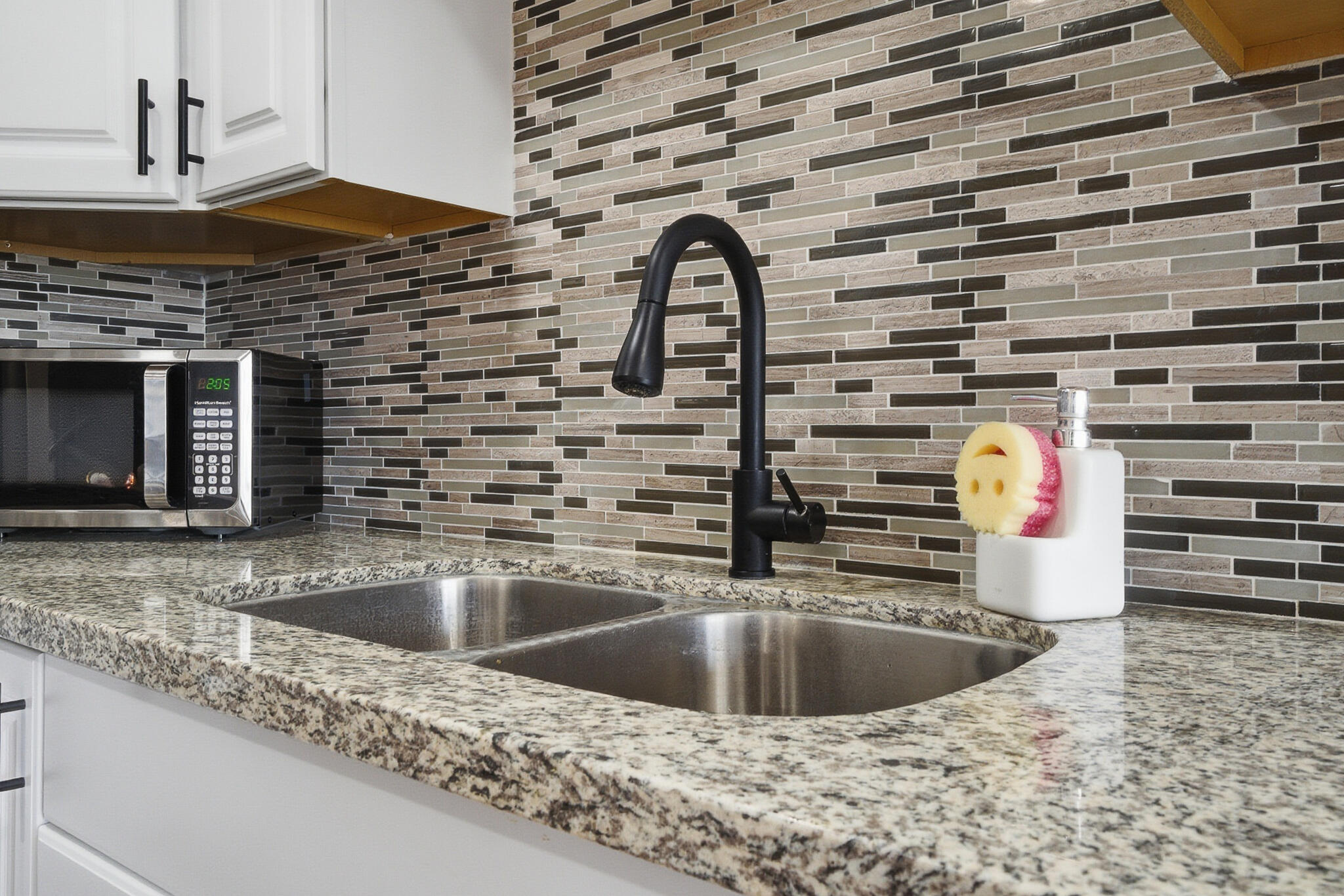 1021 Stanley Ave, Corcoran, CA 93212