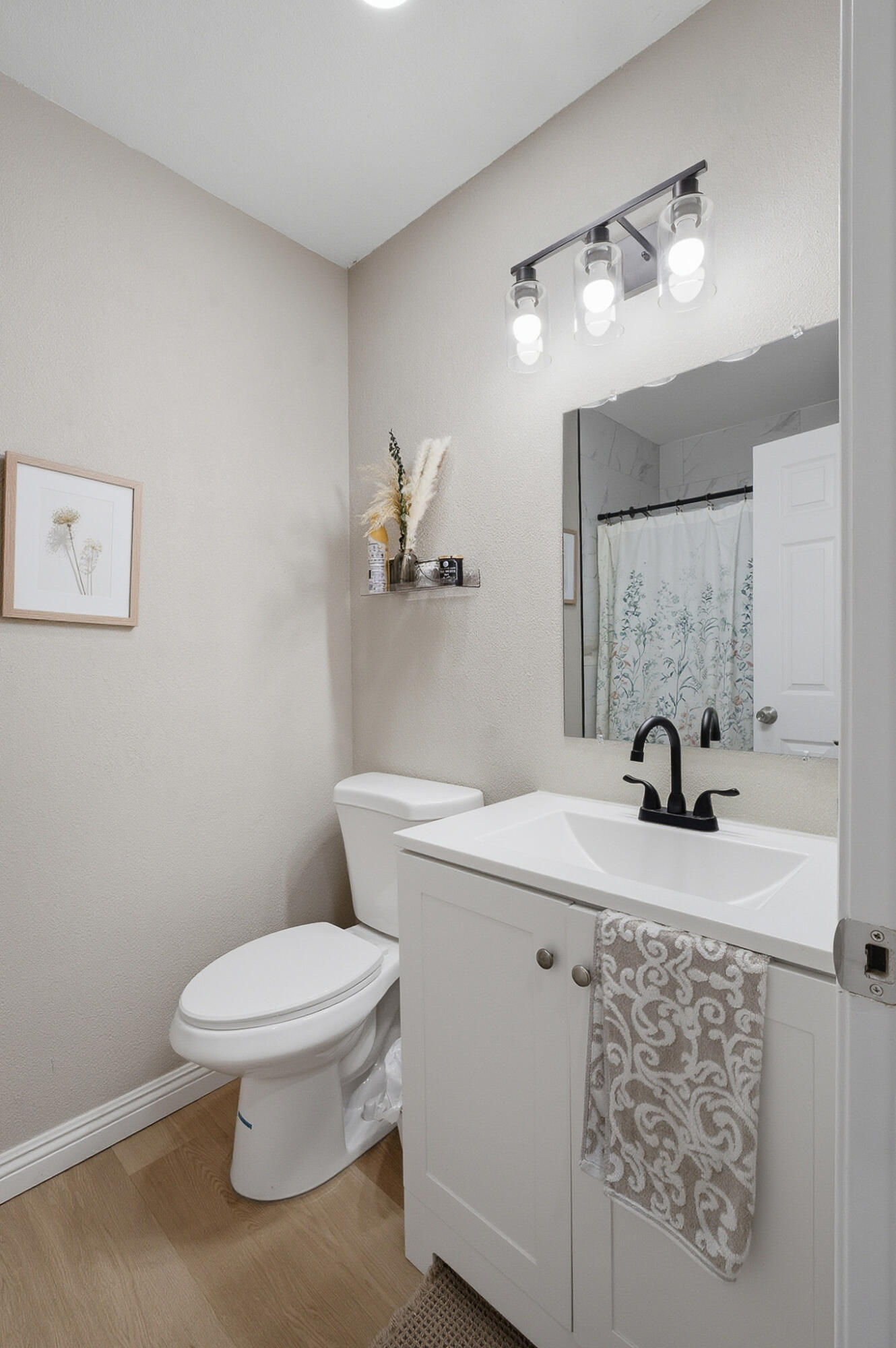 1021 Stanley Ave, Corcoran, CA 93212