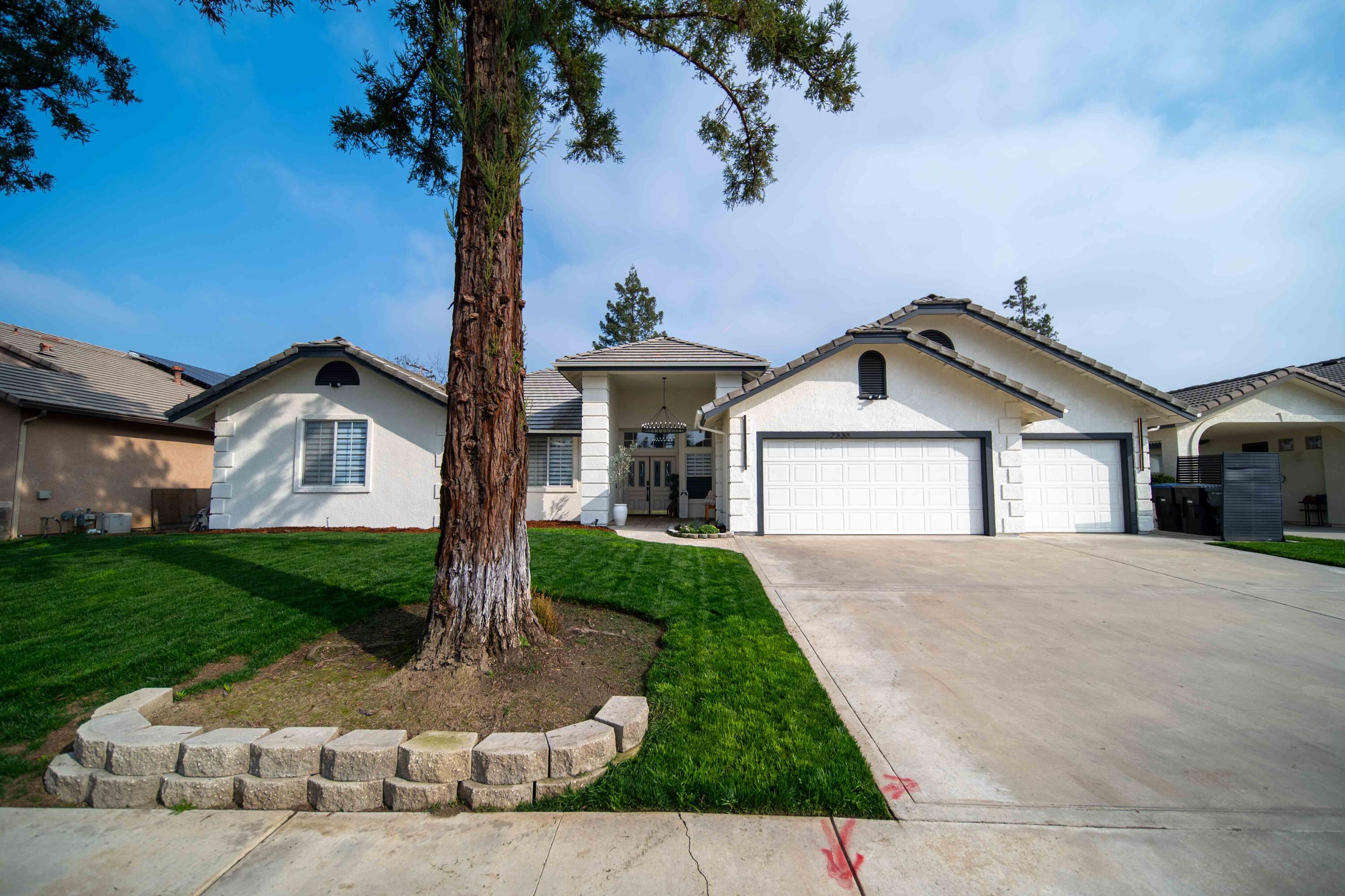 2330 S Stover St, Visalia, CA 93292